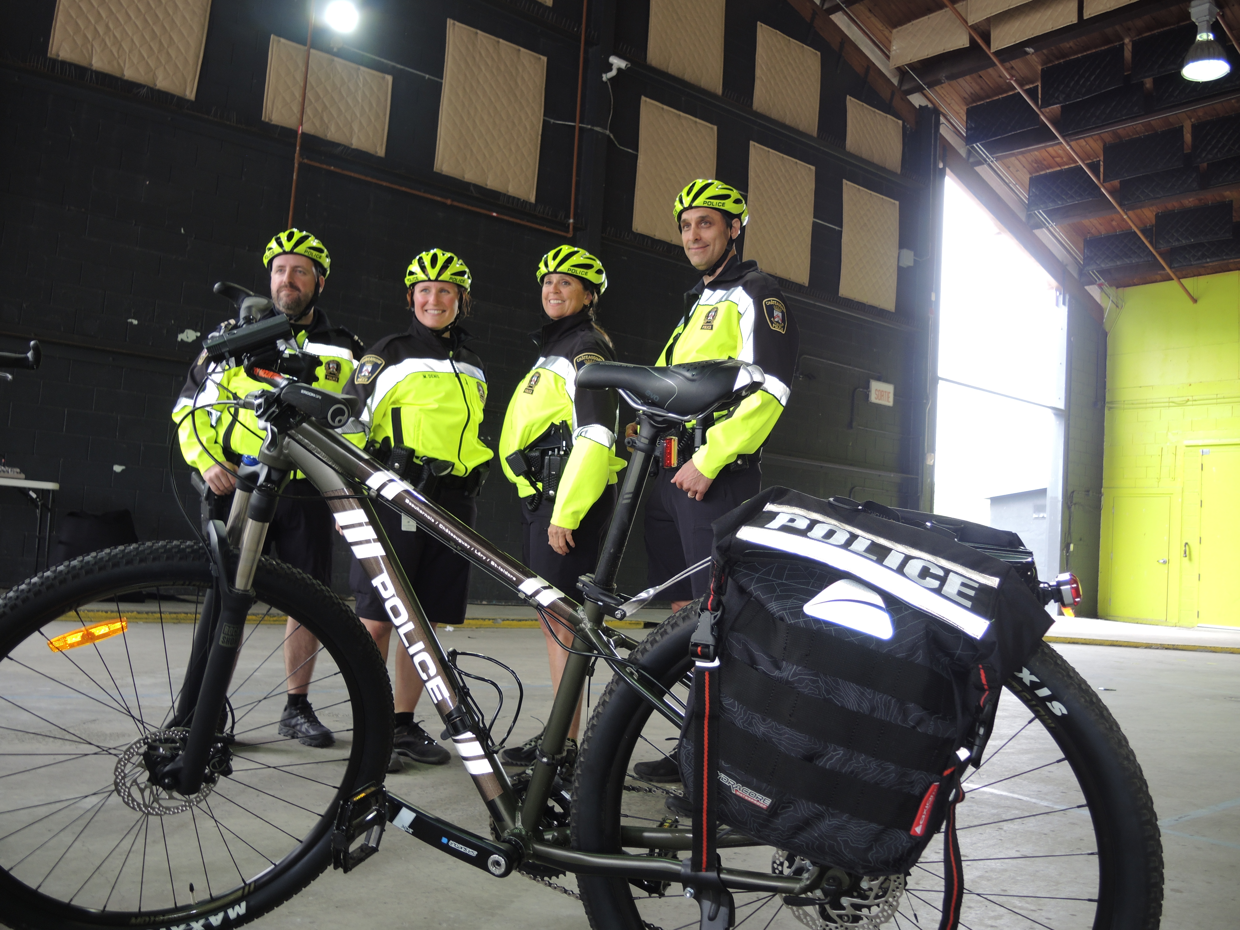 Image illustrant l'article: Des policiers à vélo à Châteauguay