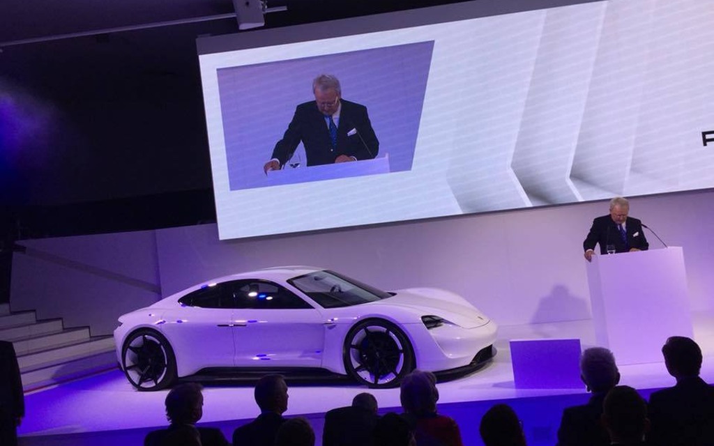 Image illustrant l'article: La Porsche Mission E sera baptisé Taycan