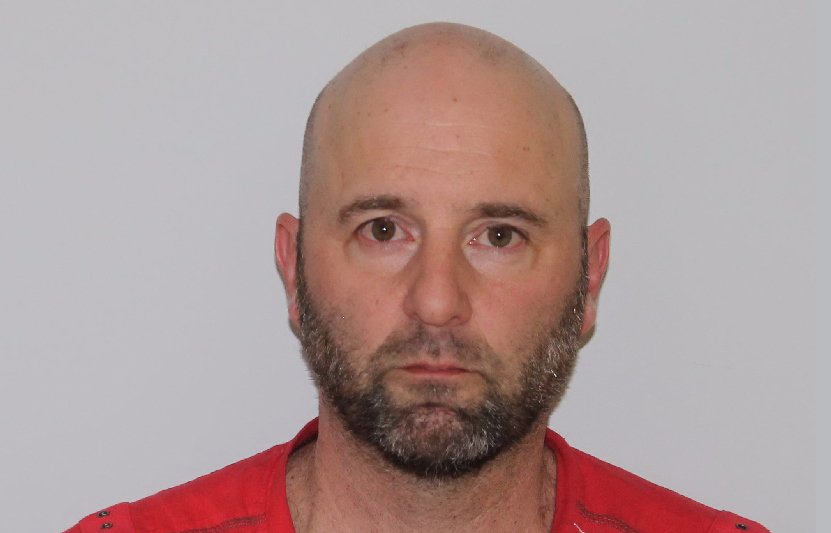 Homme accusé en lien avec la pornographie juvénile : victimes recherchées