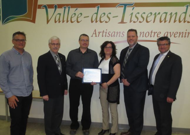 Image illustrant l'article: La présidente du comité de parents honorée