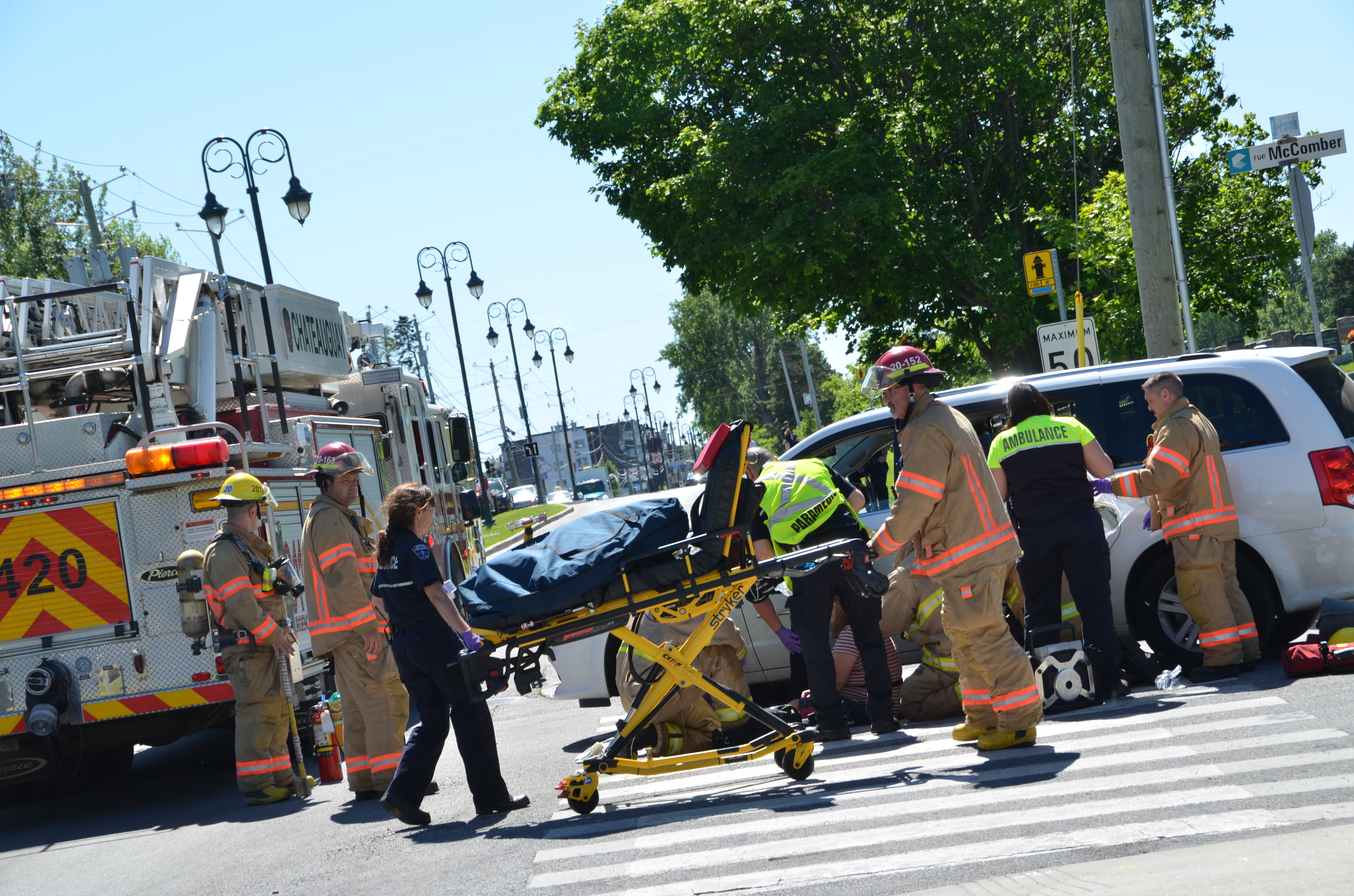 Collision mobylette versus camionnette près d&rsquo;une école secondaire
