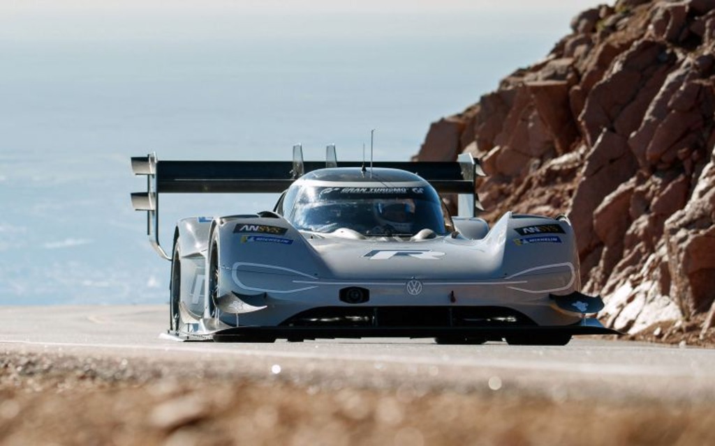 Une Volkswagen électrique de 680 chevaux fracasse le record à Pikes Peak