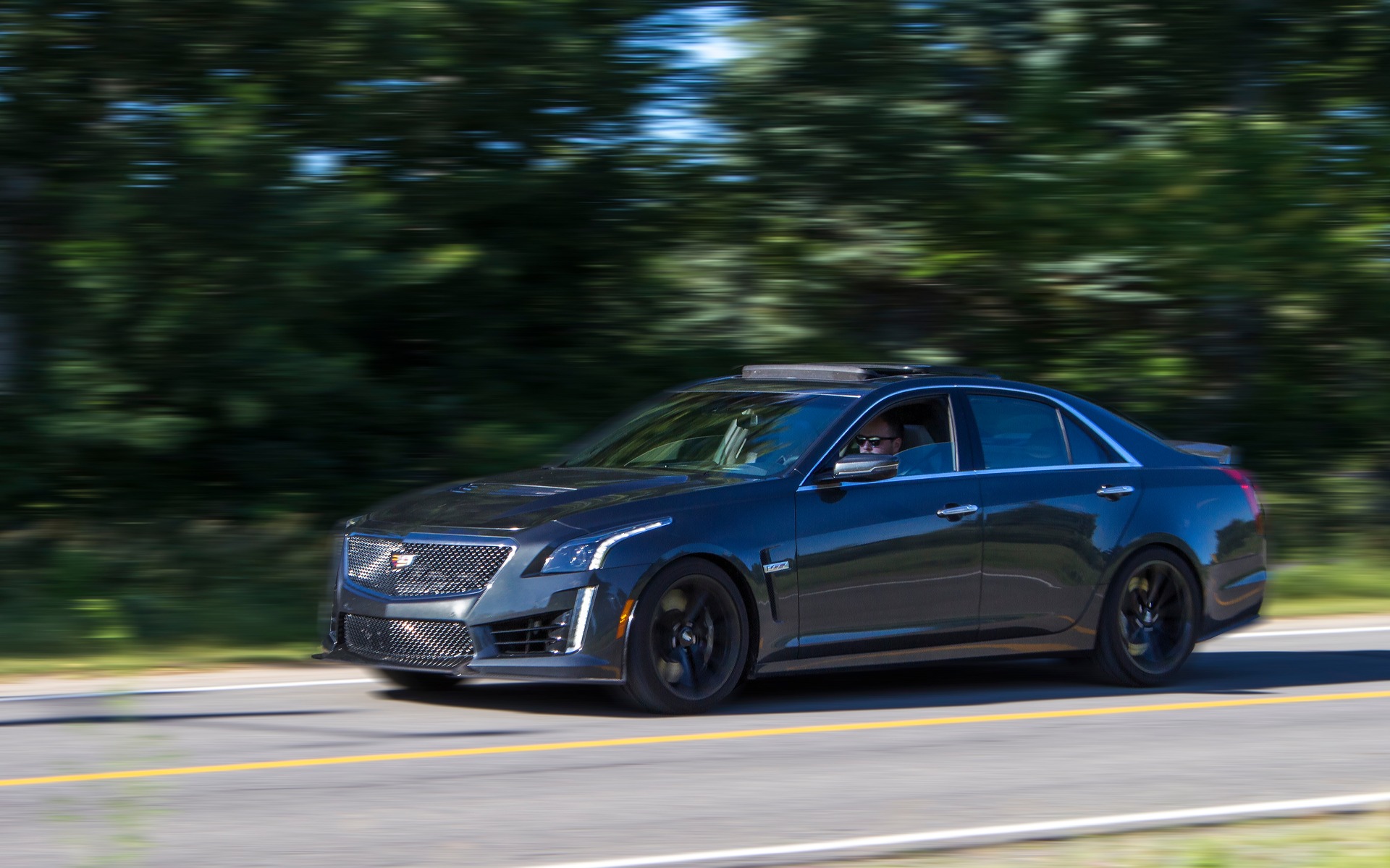 Image illustrant l'article: Cadillac CTS-V 2018 : le marteau qui vient tout défoncer