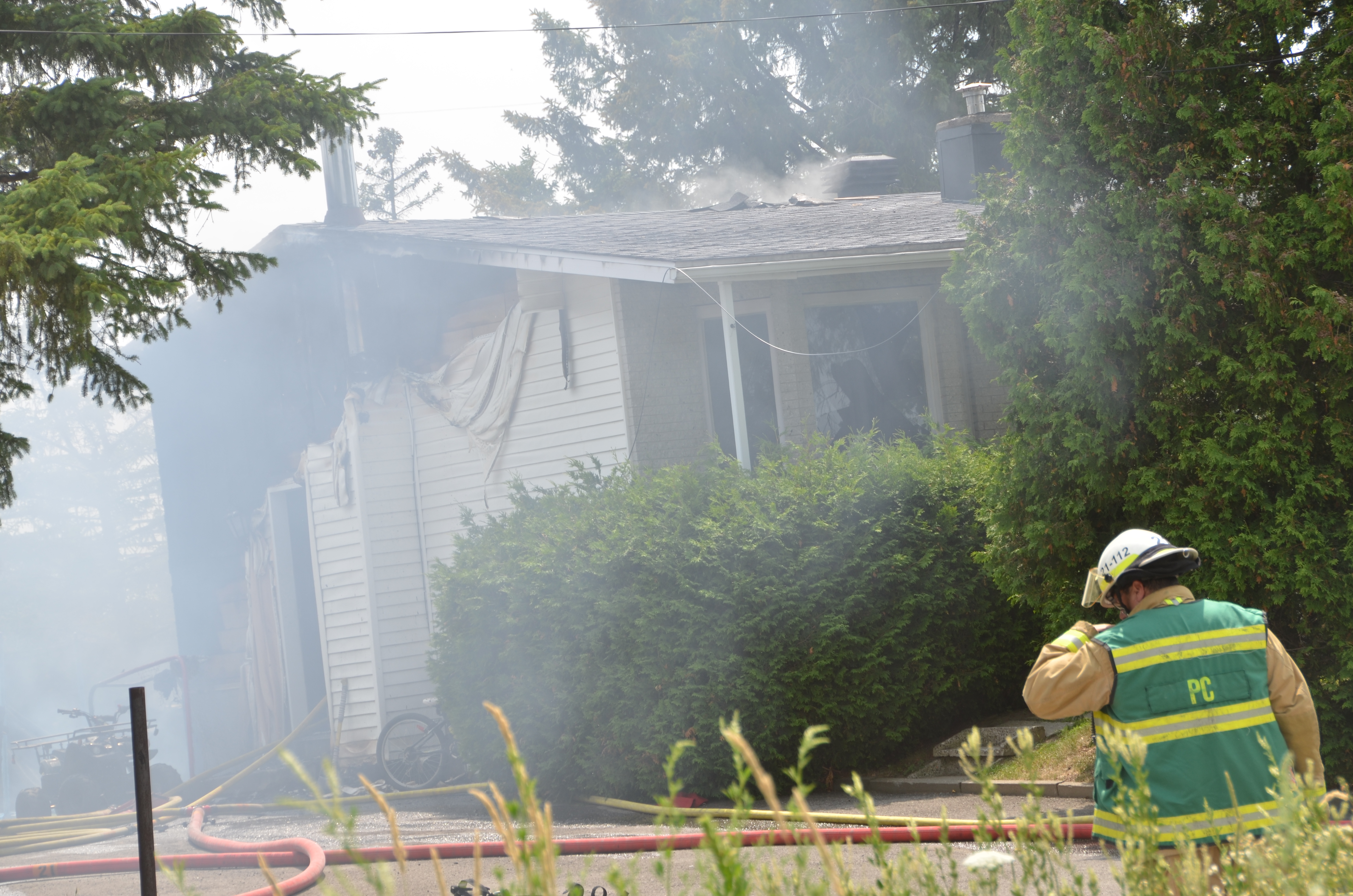 Image illustrant l'article: Incendie d'une maison à Mercier:  le feu a pris naissance sur la terrasse