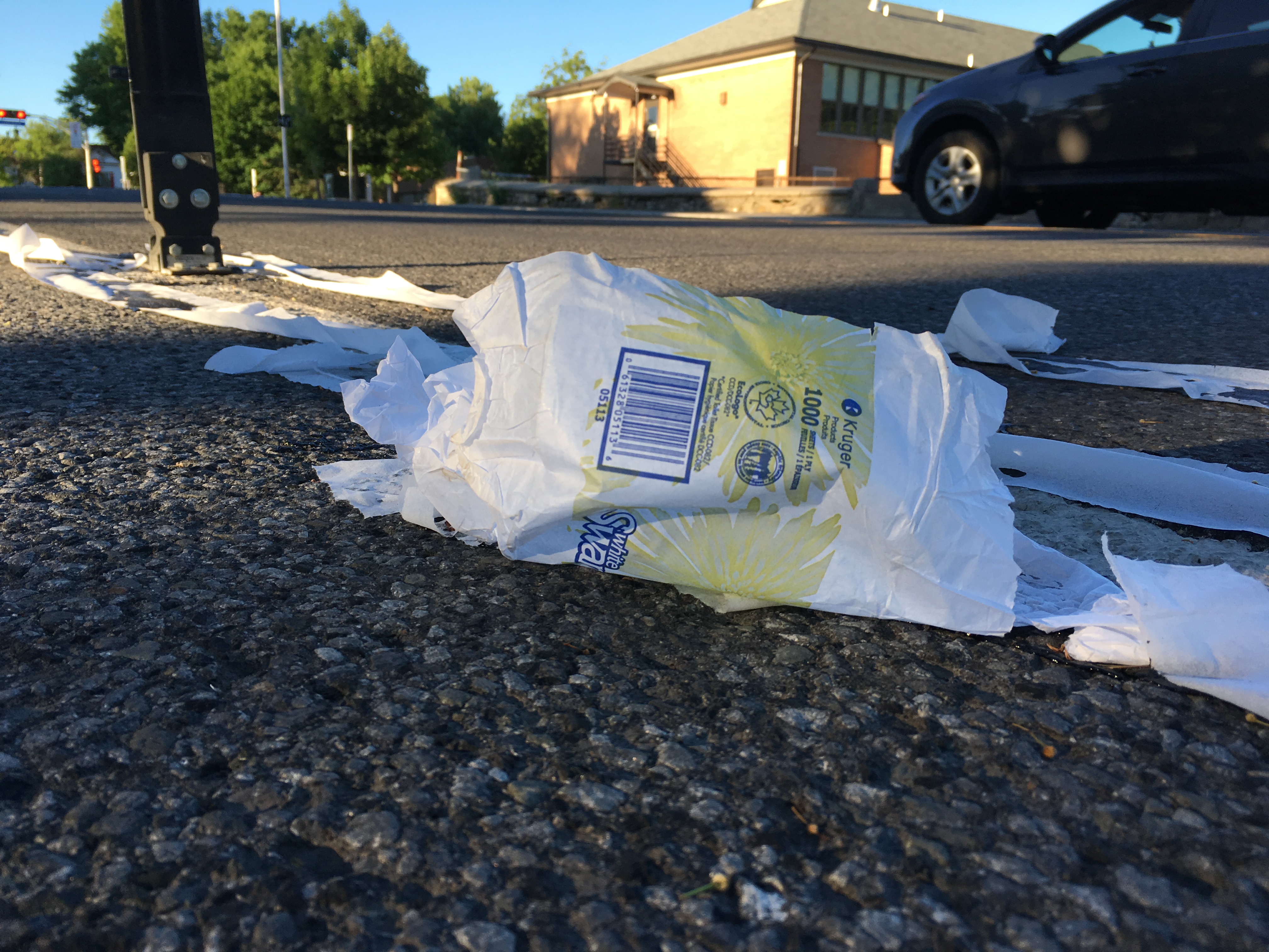 7 km de papier hygiénique pour soigner les rues