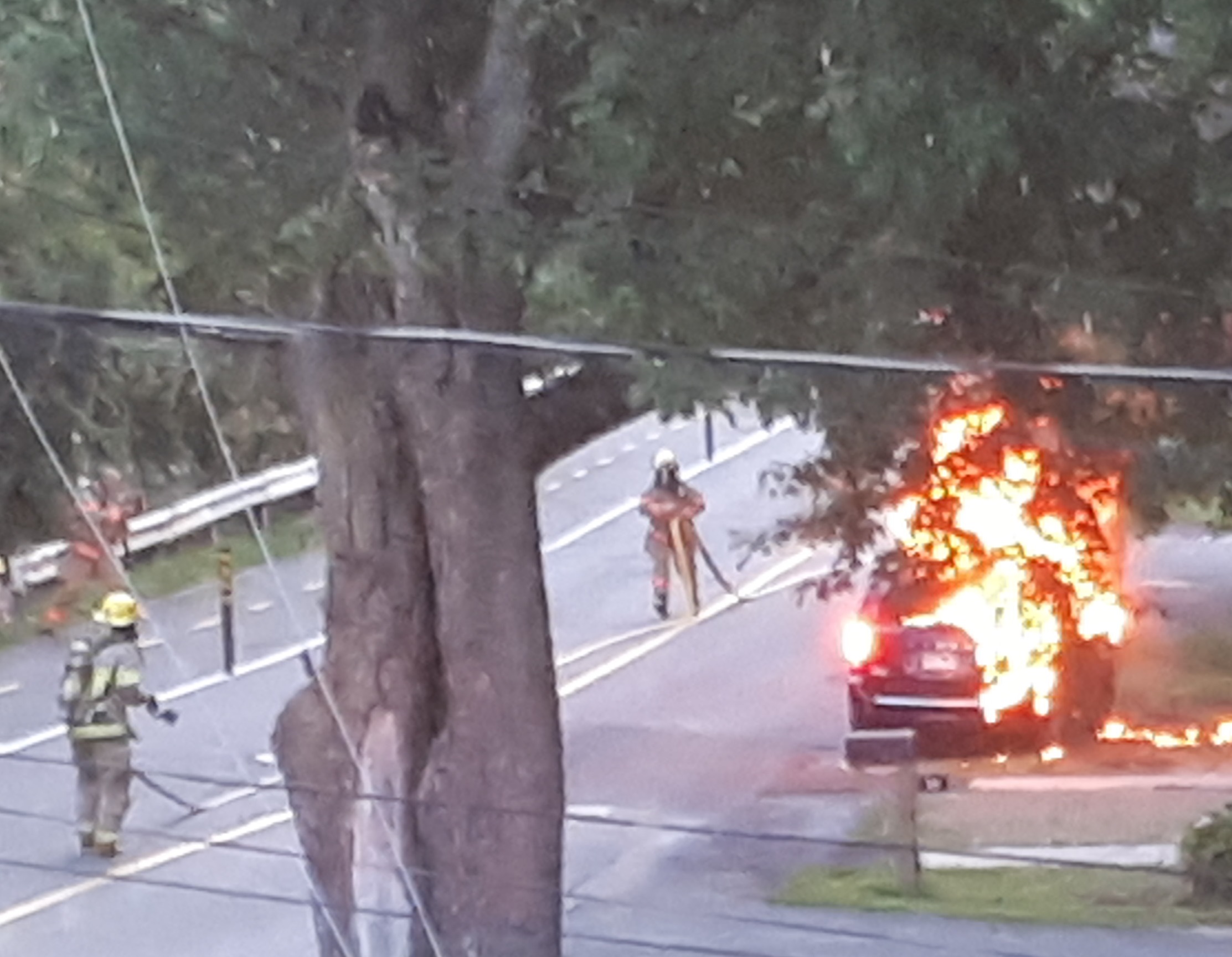 Image illustrant l'article: Une voiture brûle à Châteauguay