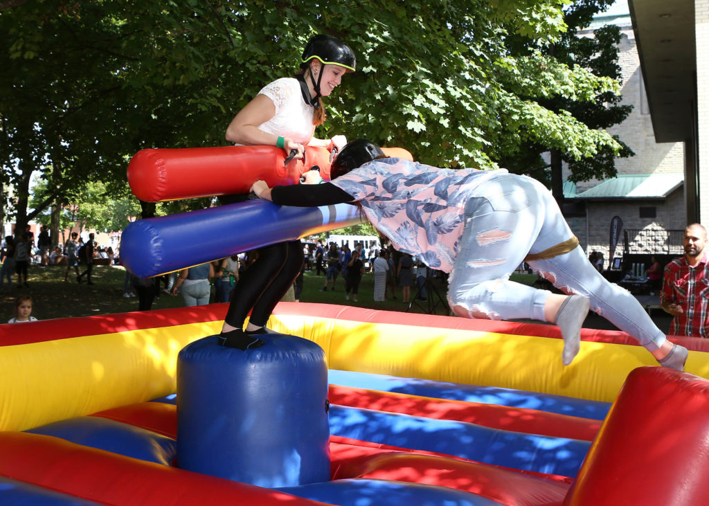 Fini les initiations intimidantes au cégep
