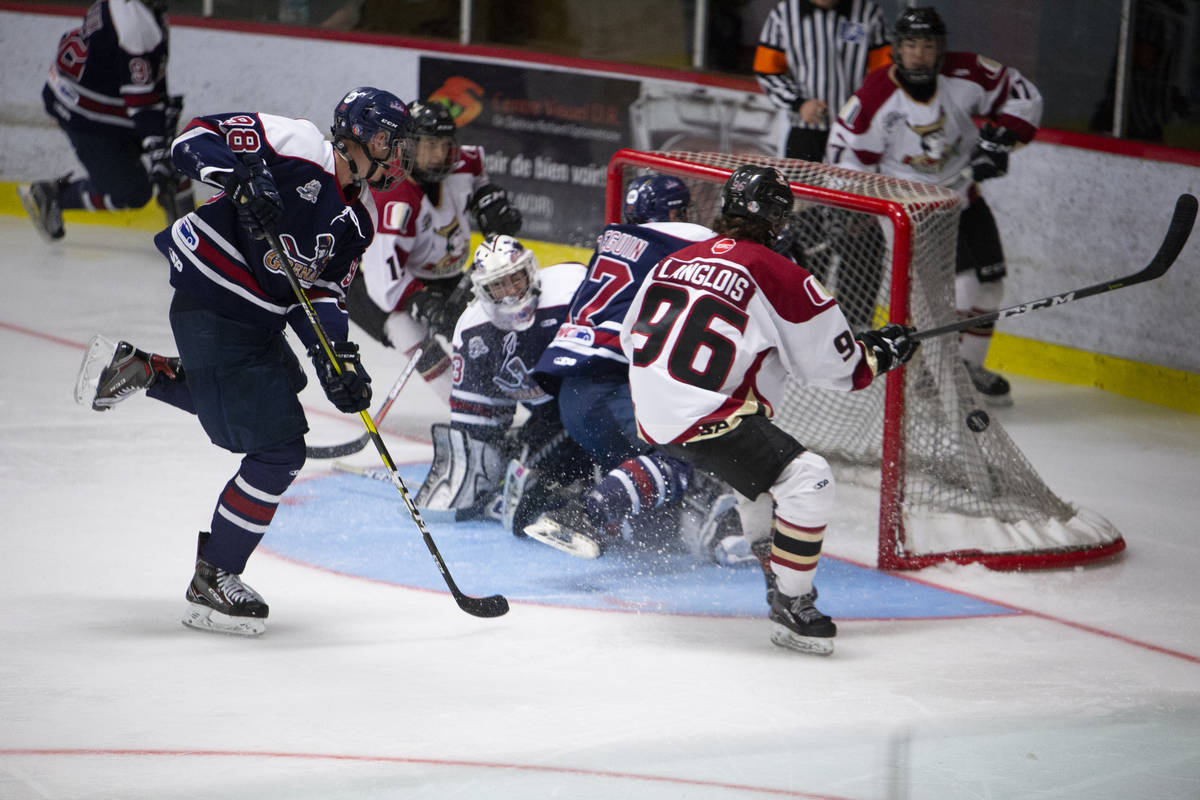 Image illustrant l'article: Les Grenadiers perdent leur match d'ouverture