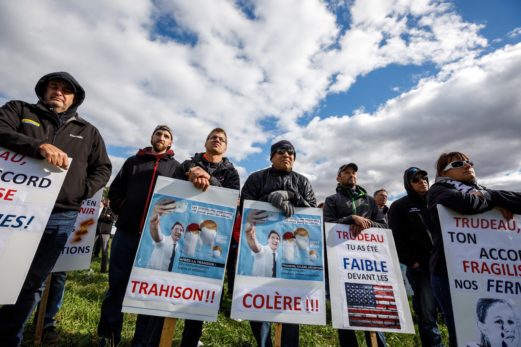 Les producteurs laitiers manifestent