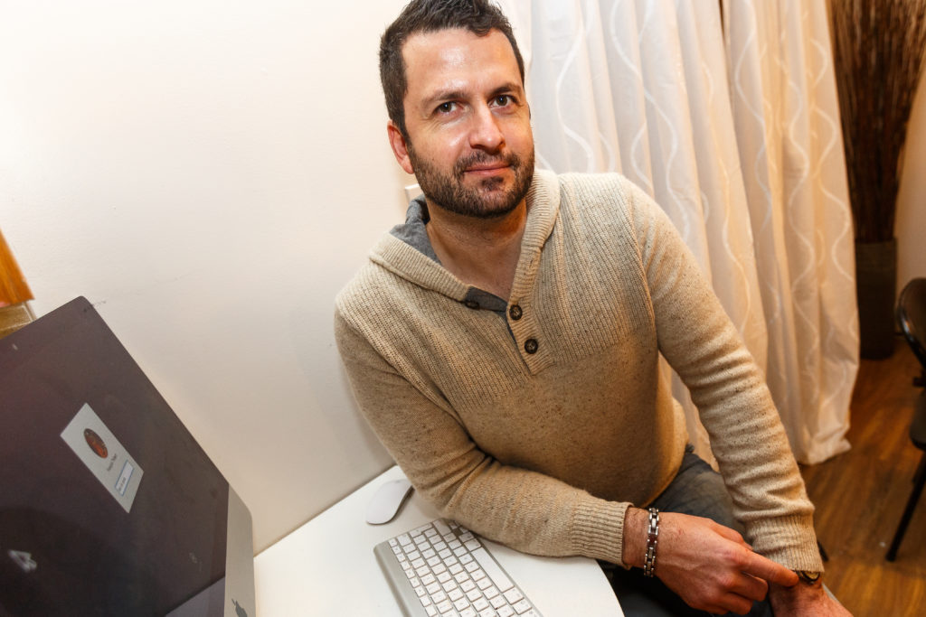 Image illustrant l'article: Déçu des traitements à Cuba pour stopper sa rétinite pigmentaire