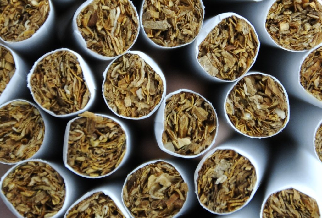 Chargement de 13 tonnes de tabac saisi