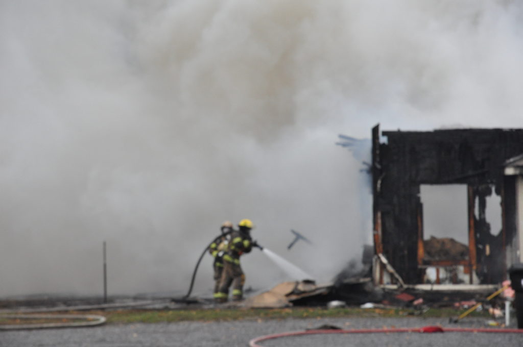 Image illustrant l'article: Des éléments suspects découverts près du brasier