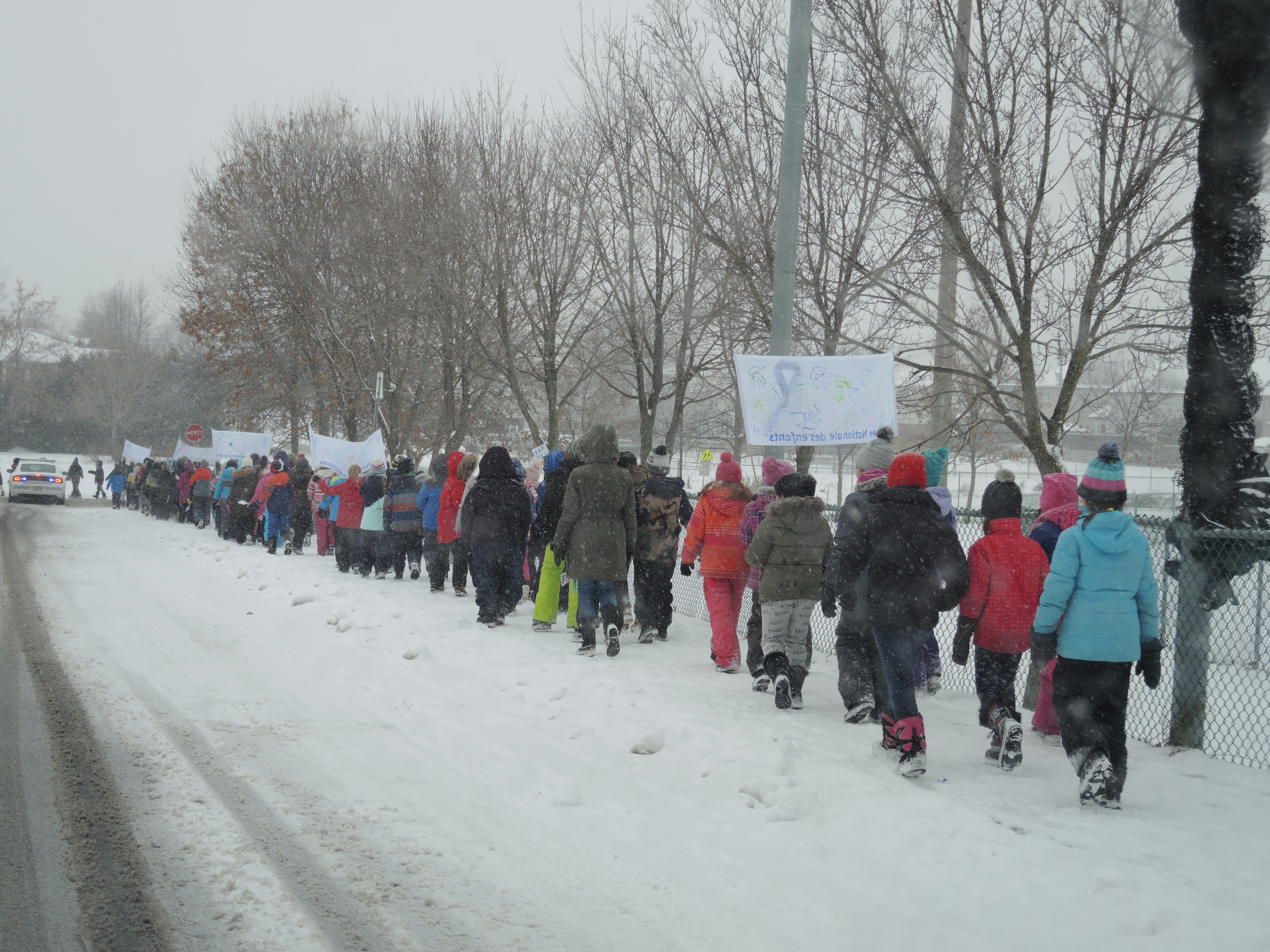 Image illustrant l'article: Des écoliers marchent pour les droits des enfants à Châteauguay