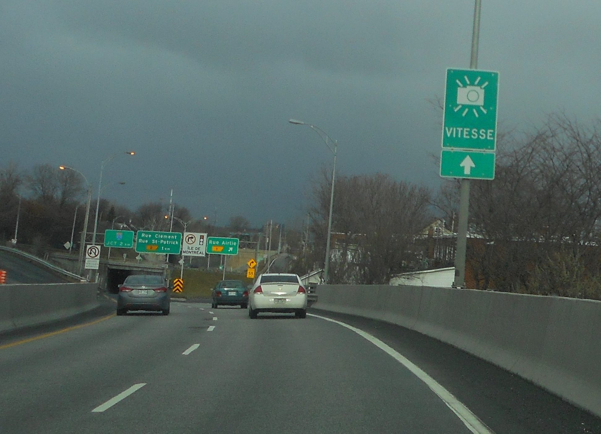 Image illustrant l'article: Le radar photo à la sortie du pont Mercier fonctionne