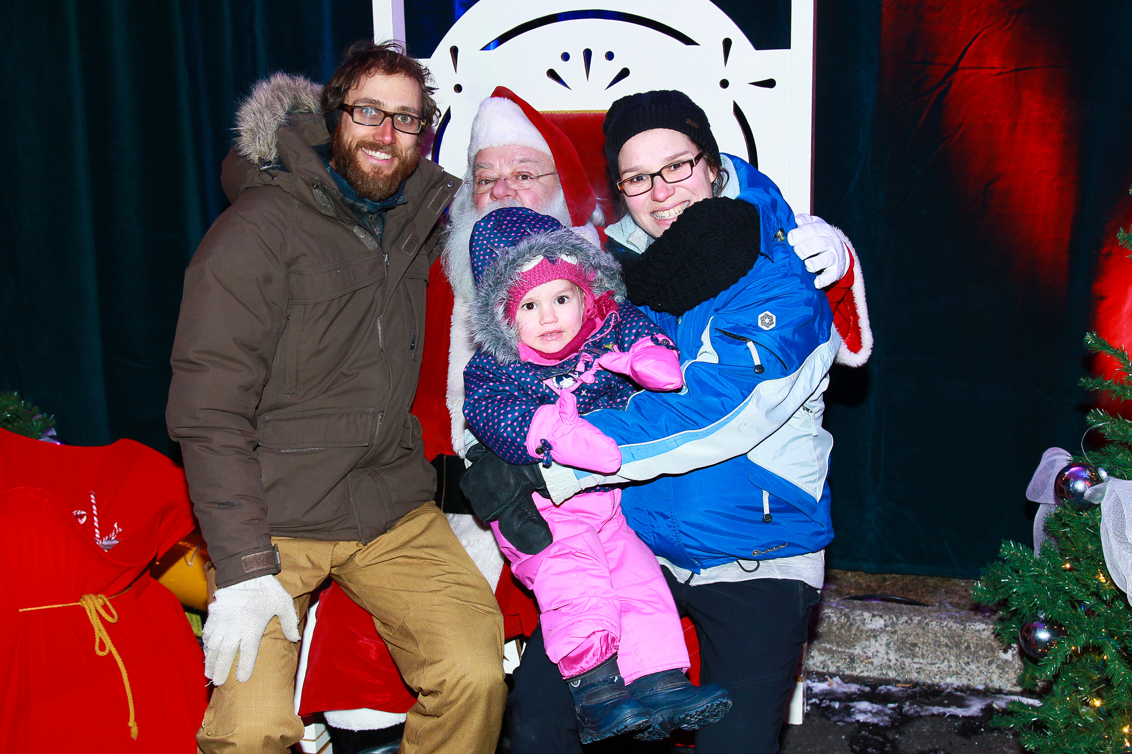 Le père Noël accueilli par 1000 fans à Mercier