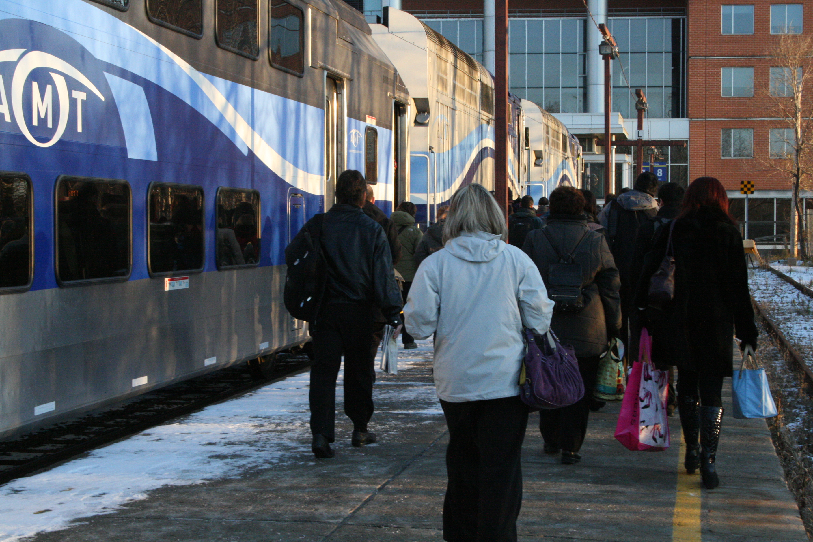 Kahnawake et Châteauguay veulent un arrêt du train de banlieue dans la réserve