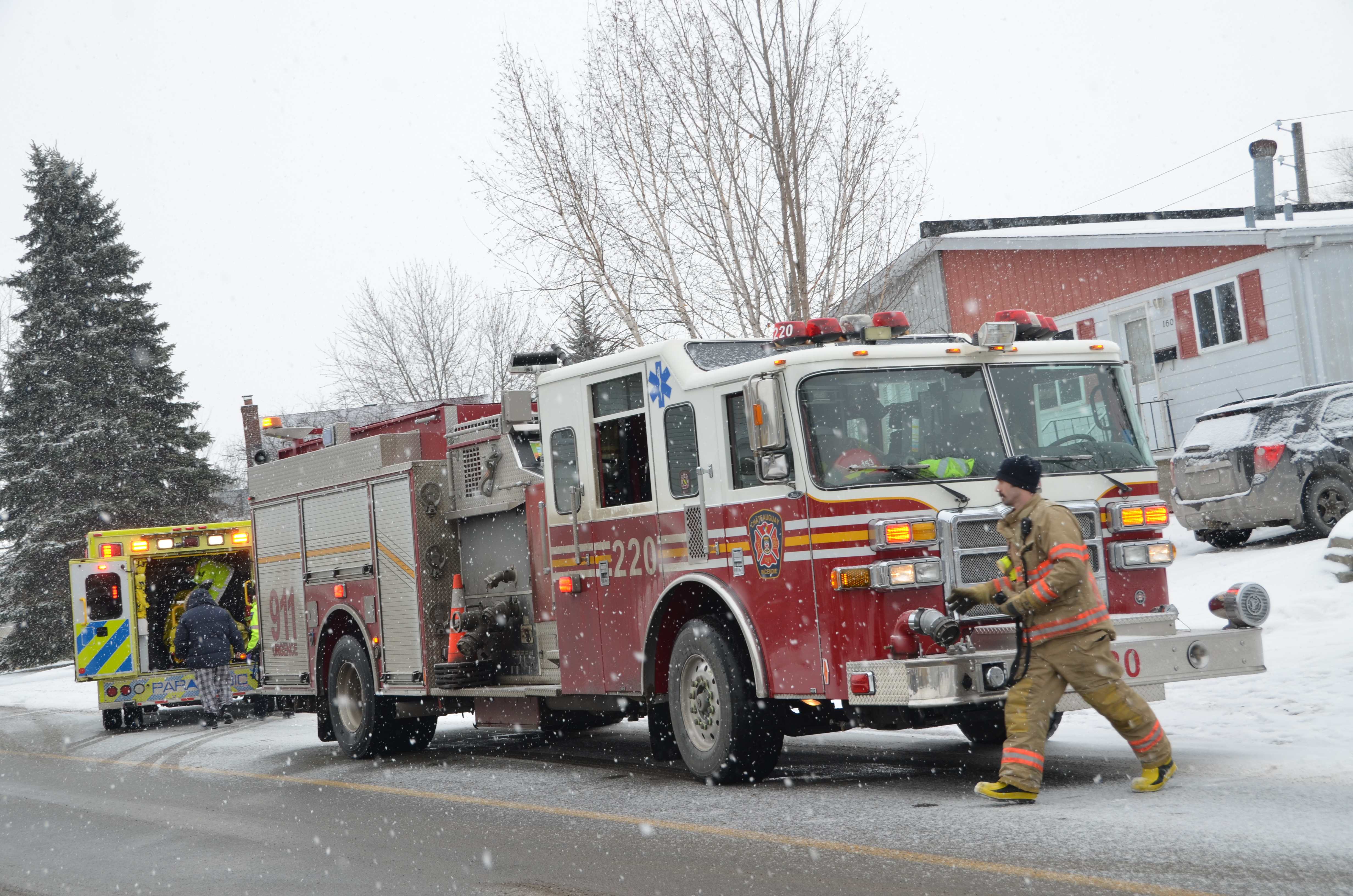 Deux personnes incommodées par une mystérieuse odeur de gaz à Châteauguay