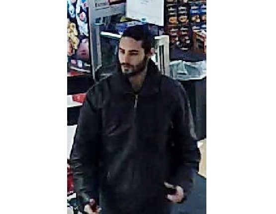 Recherché pour usage de faux billets américains