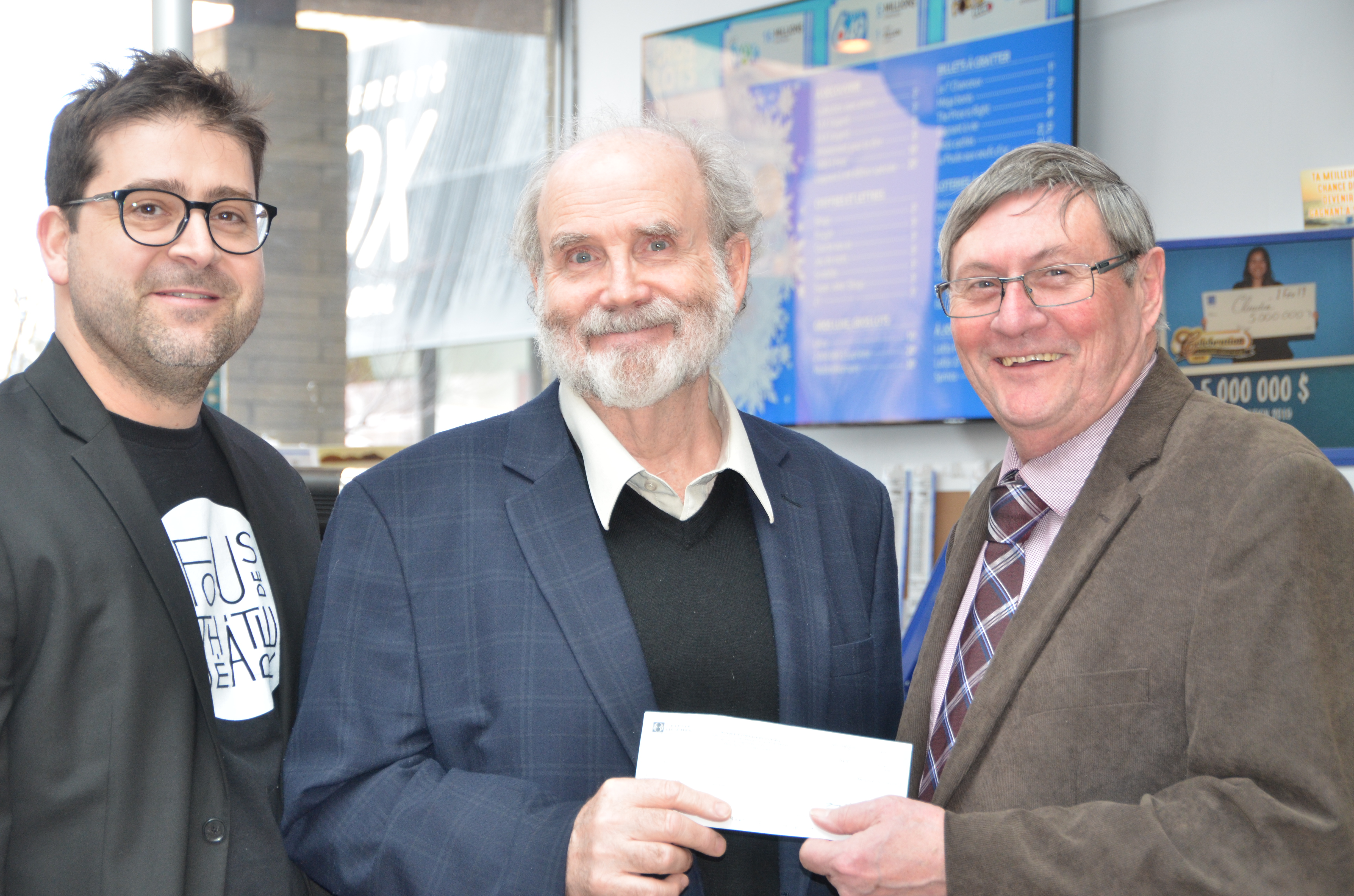 Valspec reçoit officiellement son chèque de 266 001$