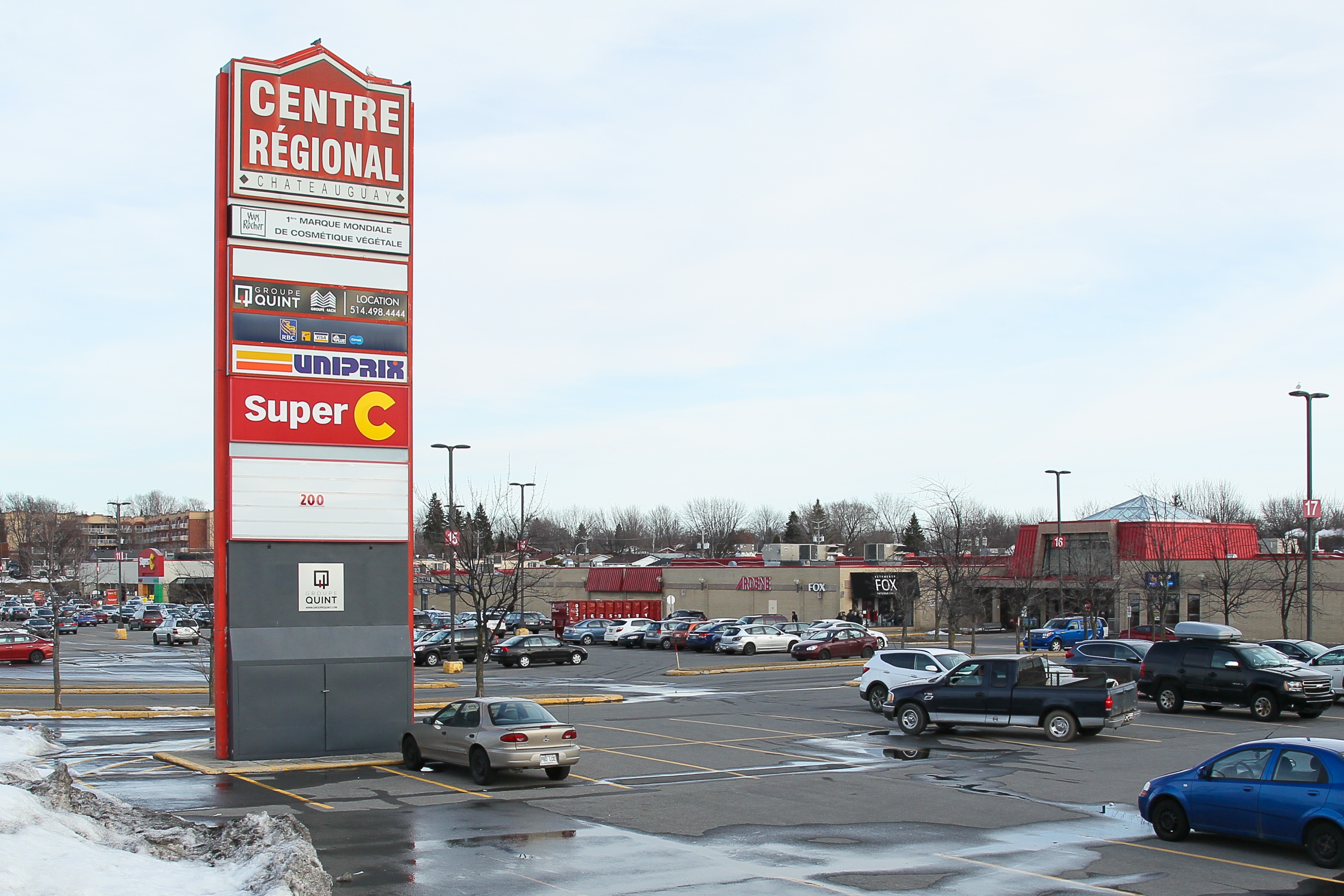 Vol au Centre régional Châteauguay : suspect et témoins recherchés