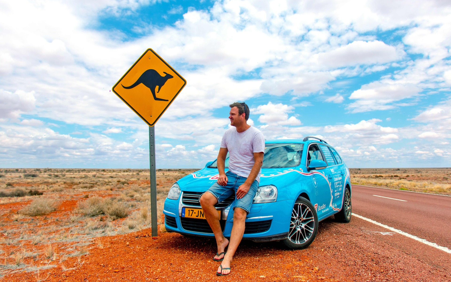 Image illustrant l'article: Il complète le « voyage le plus long du monde » en voiture électrique