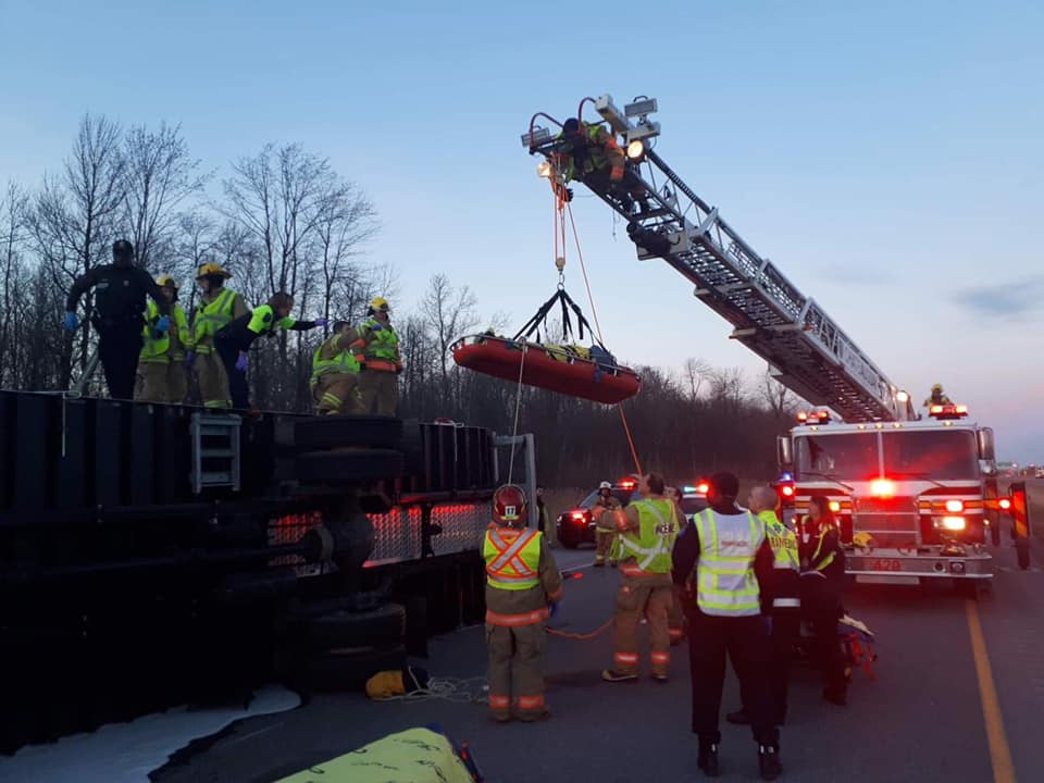 Image illustrant l'article: Un autre camion se renverse sur l'autoroute 30