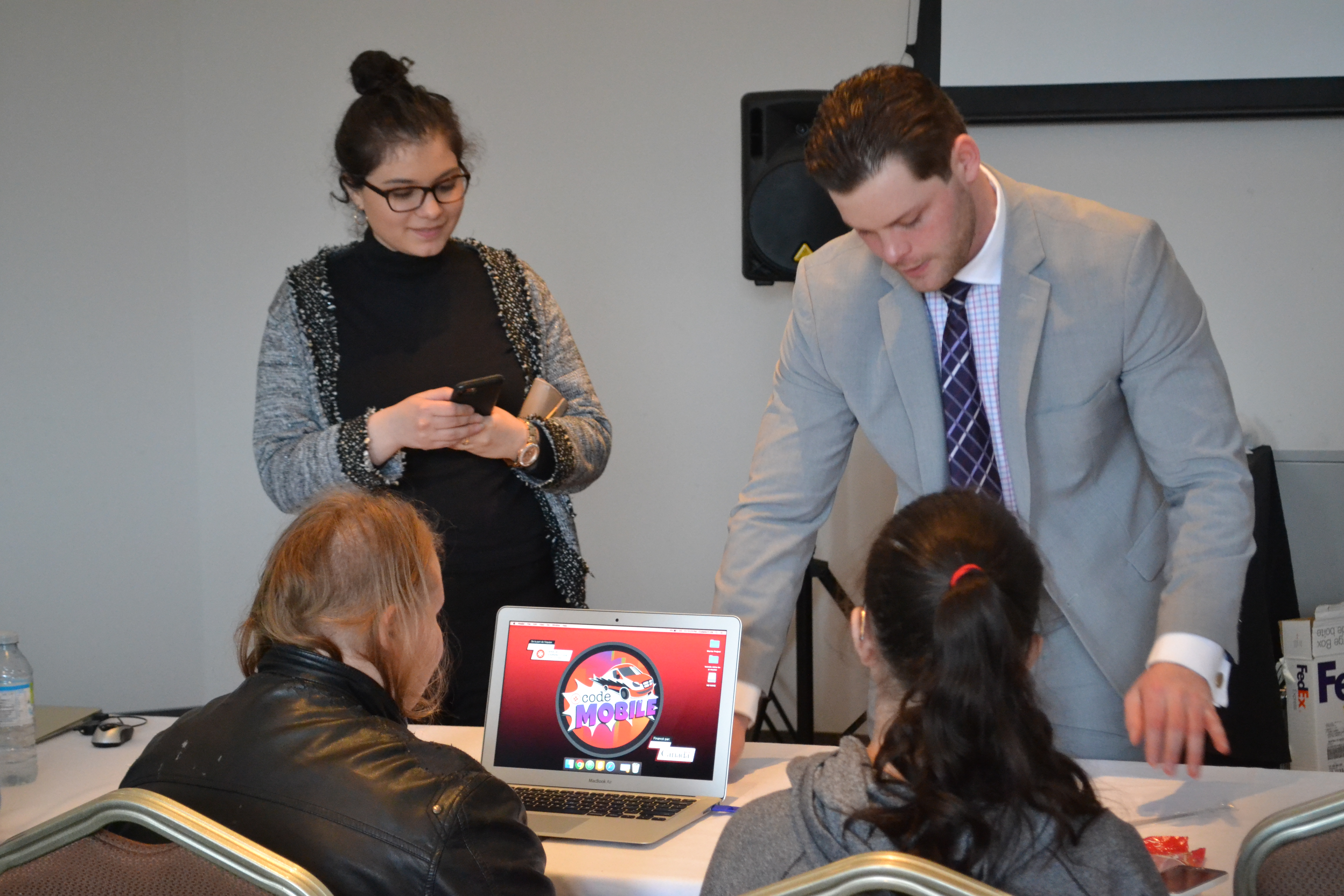 De jeunes Autochtones s’initient à l’intelligence artificielle à Kahnawake