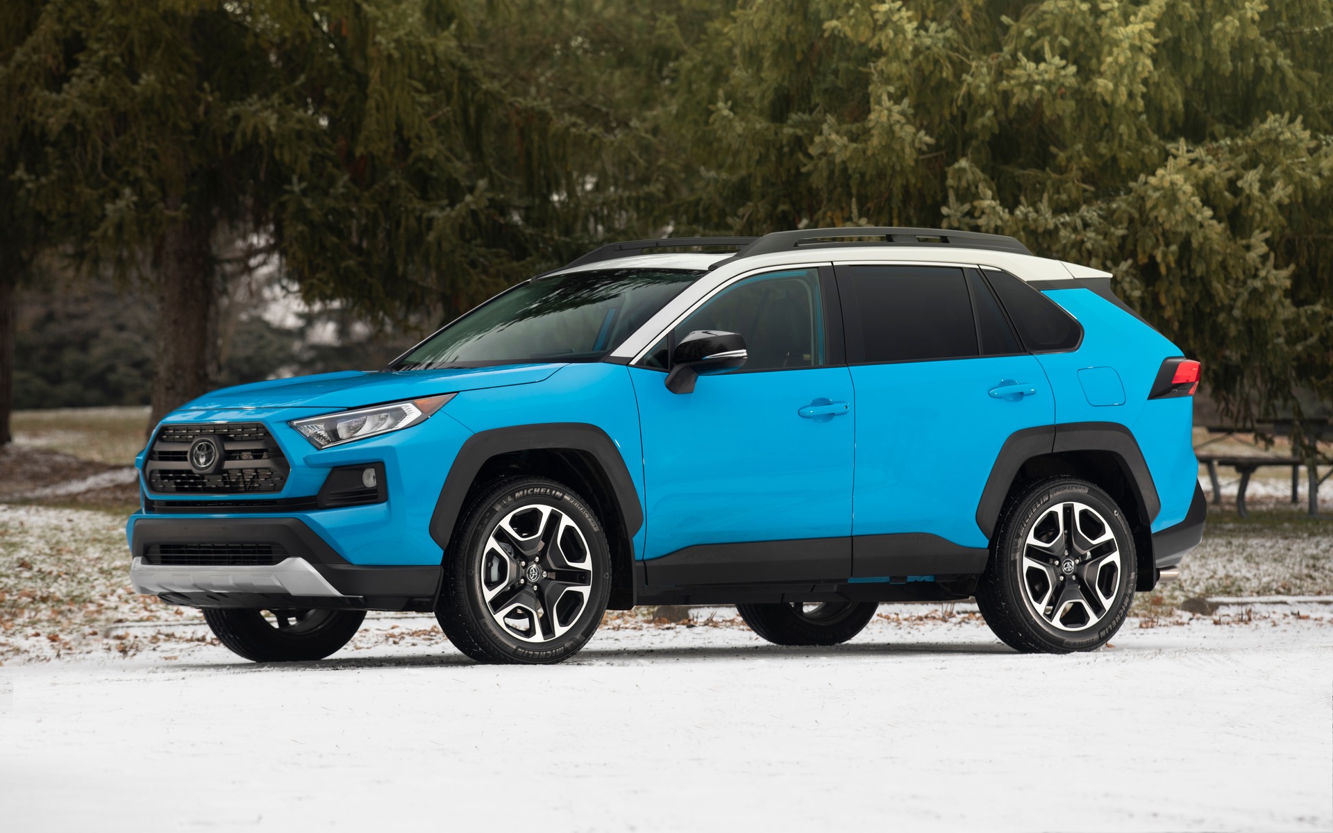 Image illustrant l'article: Toyota RAV4 2019, le champion se refait une beauté