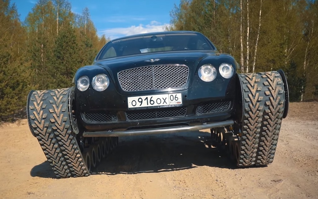 Image illustrant l'article: En vidéo : des Russes ont transformé une Bentley en char d'assaut