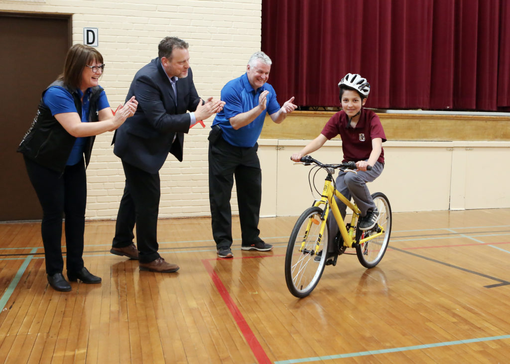 Image illustrant l'article: Le Triathlon scolaire fait bouger 1135 jeunes