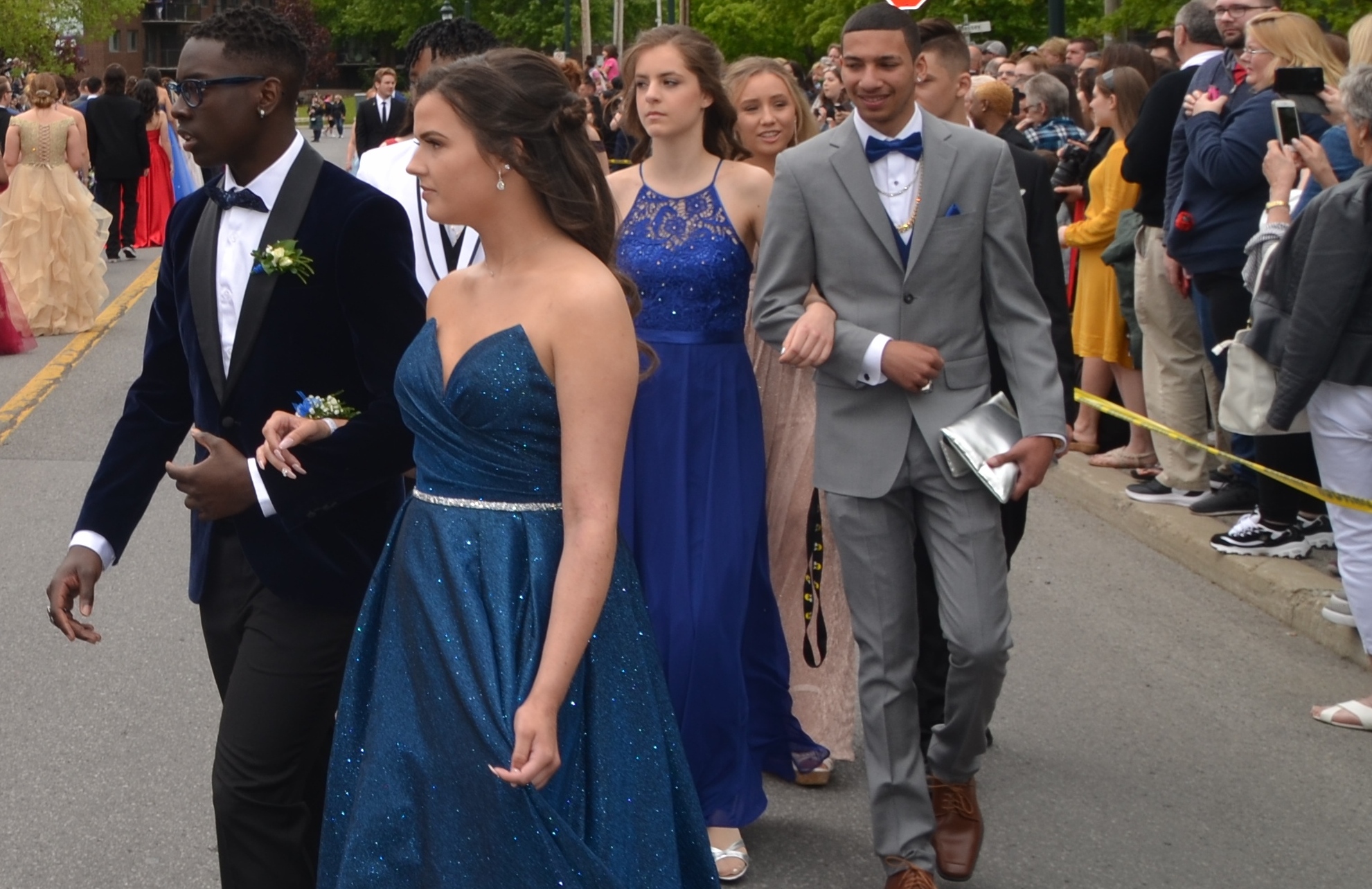 Le défilé des finissants de l’école Billings en photos