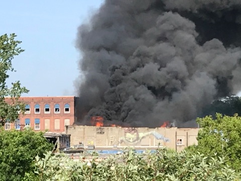 Incendie dans une usine désaffectée à Beauharnois