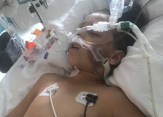 Image illustrant l'article: «Continuez de nous envoyer vos bonnes énergies !!!!» - la maman du garçon gravement blessé à M