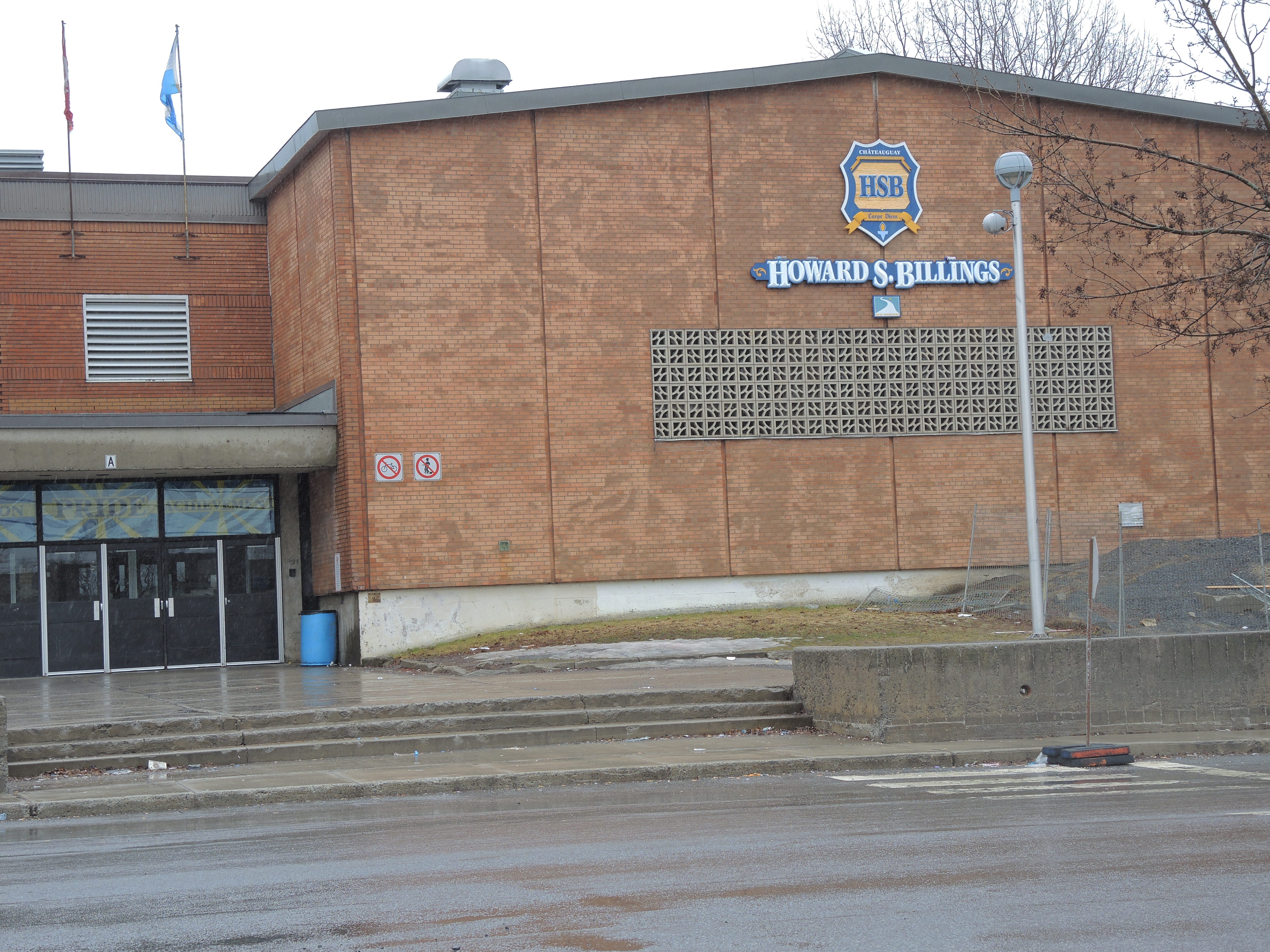 Image illustrant l'article: La Commission scolaire New Frontiers abolit 21 postes