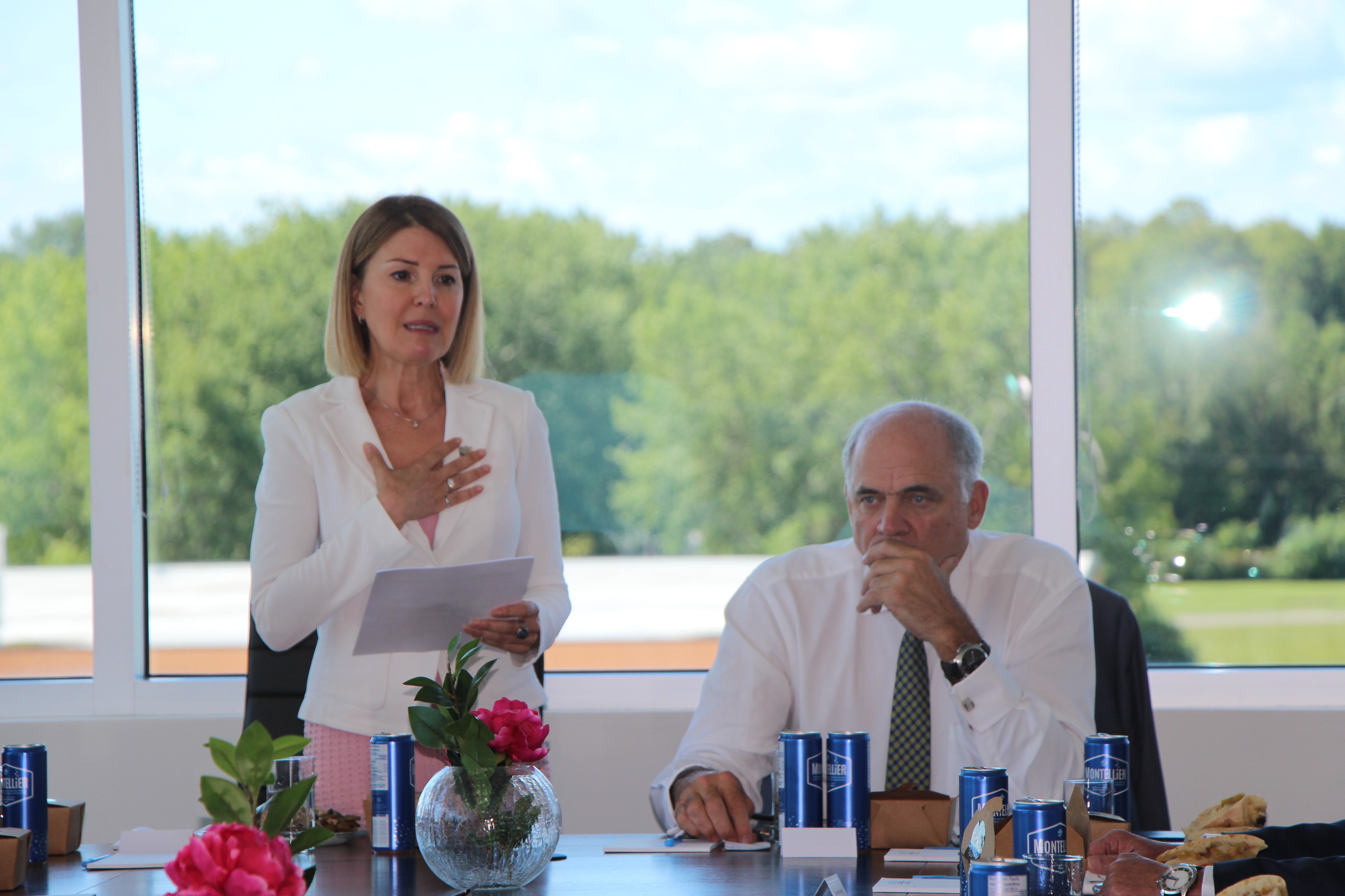 Le ministre Fitzgibbon discute d’économie avec les maires