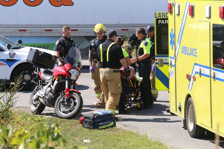 Image illustrant l'article: Un motocycliste chute en évitant une voiture