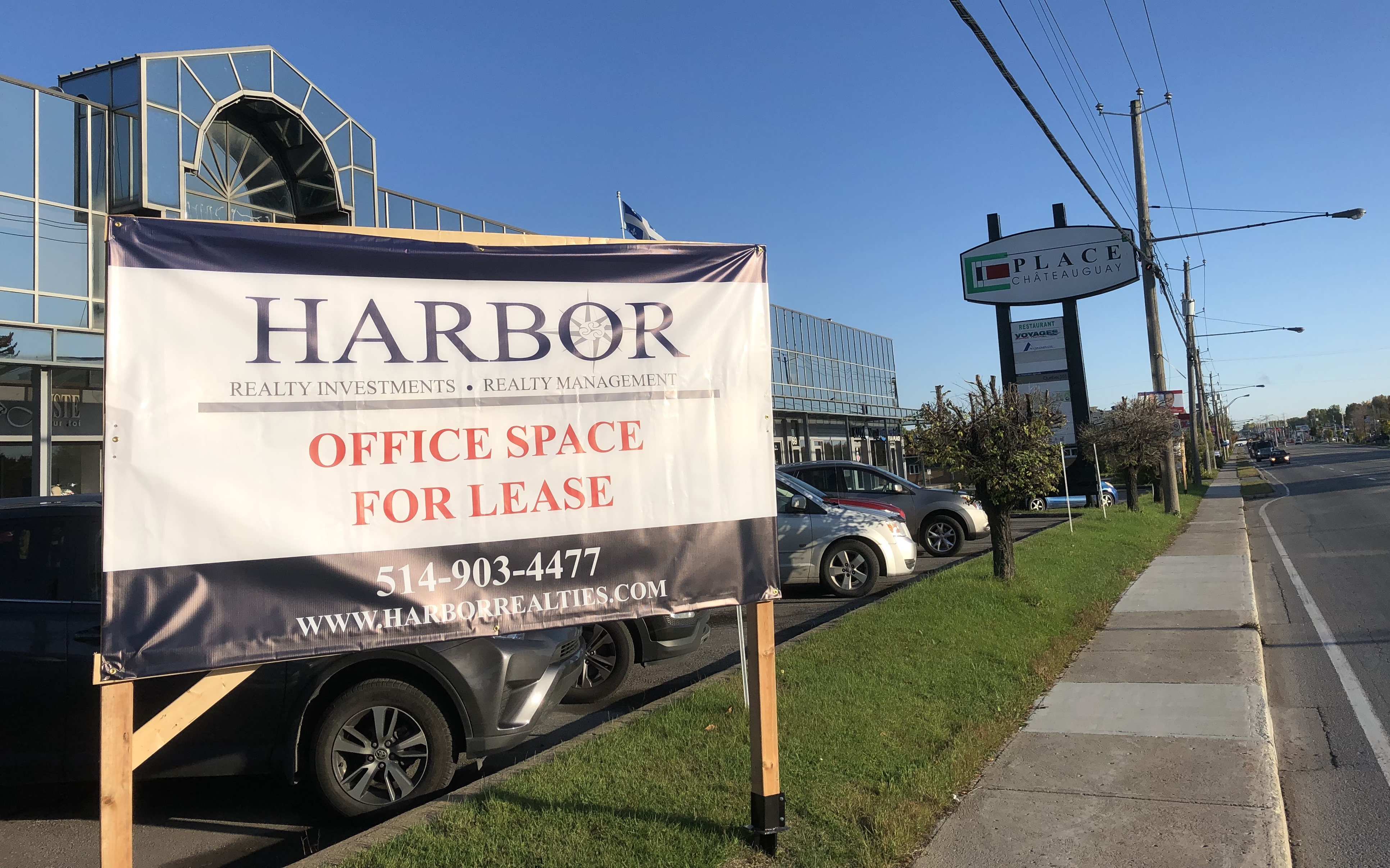 Des affiches unilingues anglaises à Châteauguay