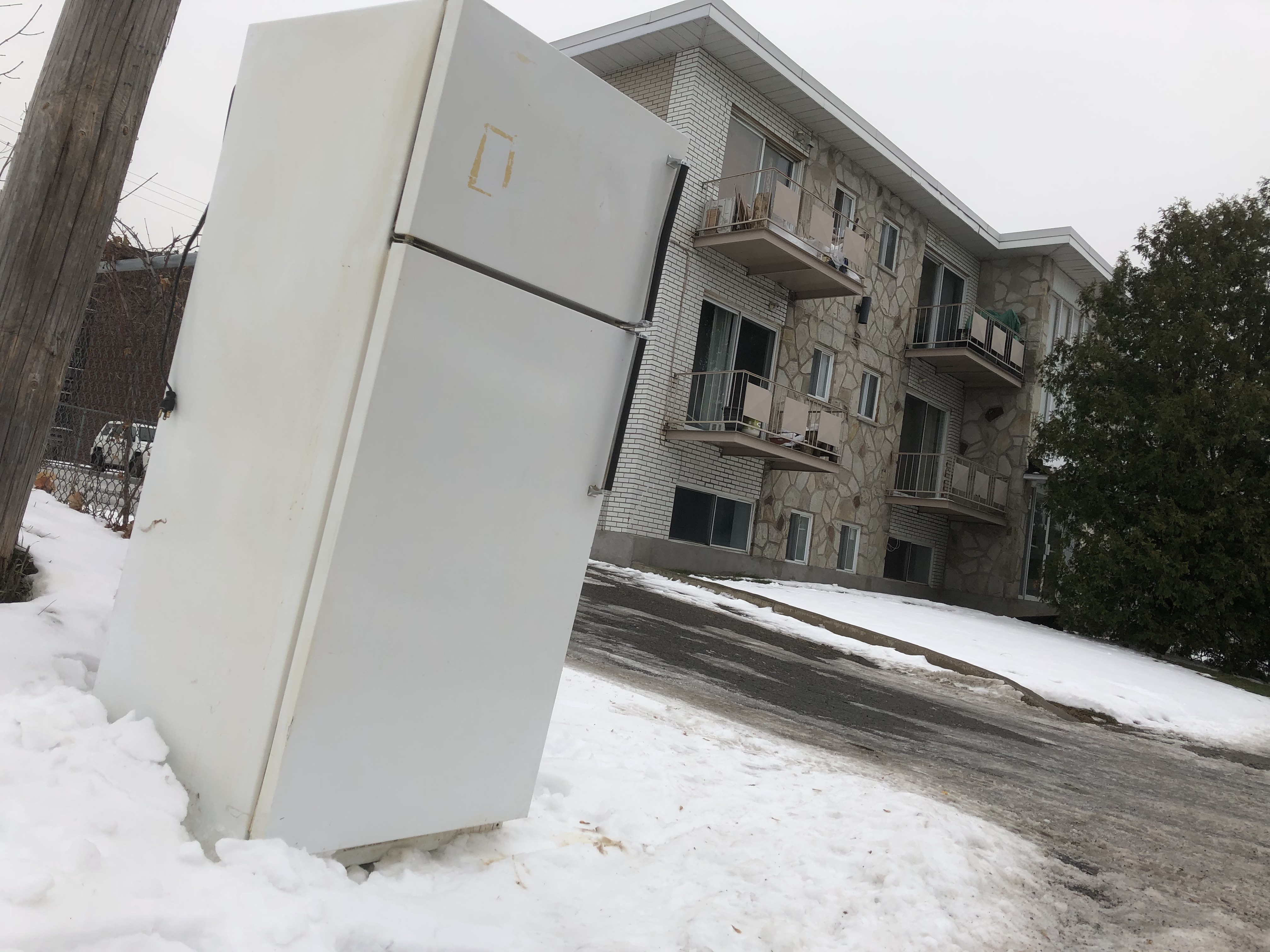 11 $ par porte pour la collecte des «gros rebuts» des six logements et plus