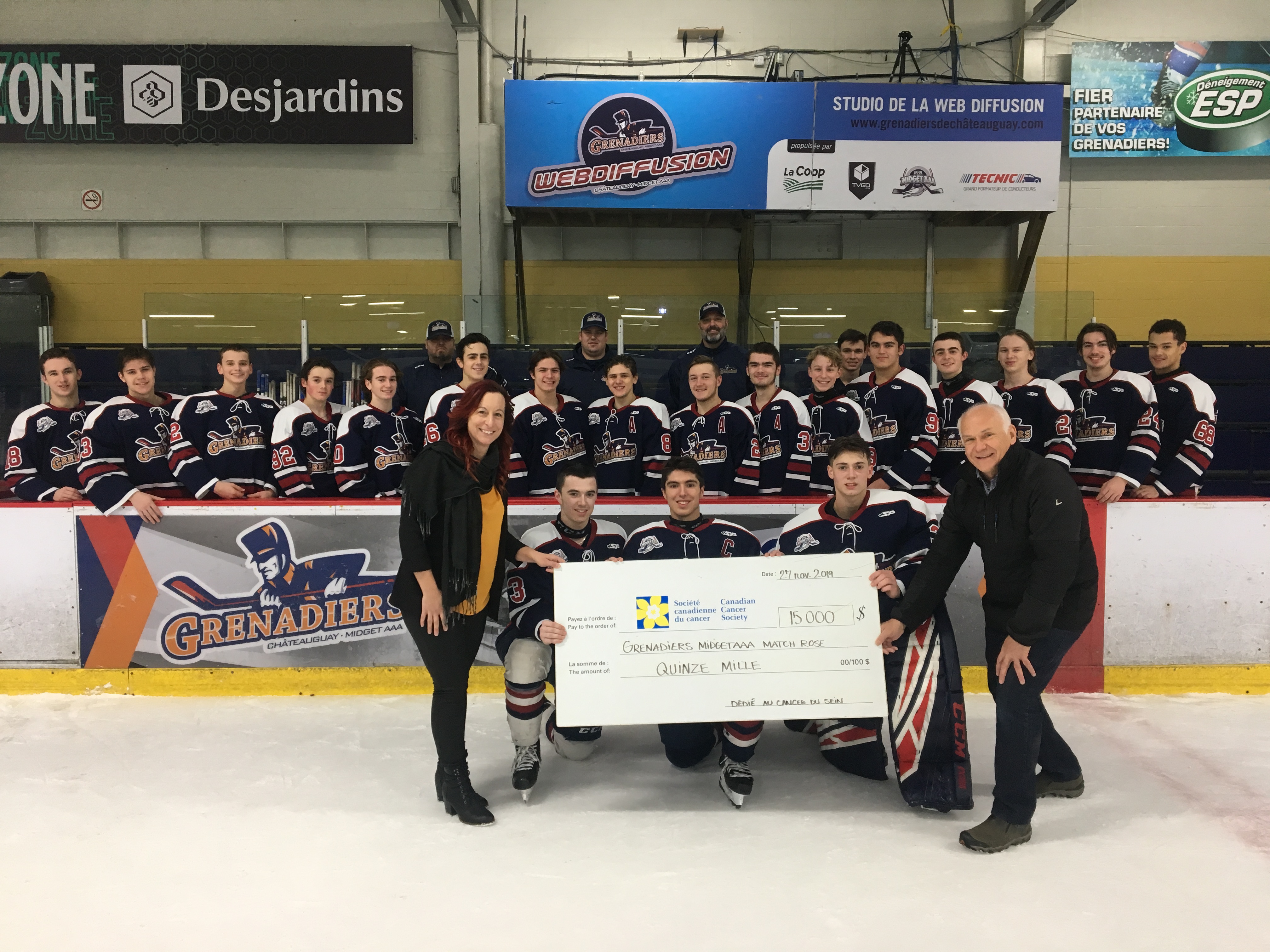 Les Grenadiers remettent 15 000 $ à la Société canadienne du cancer