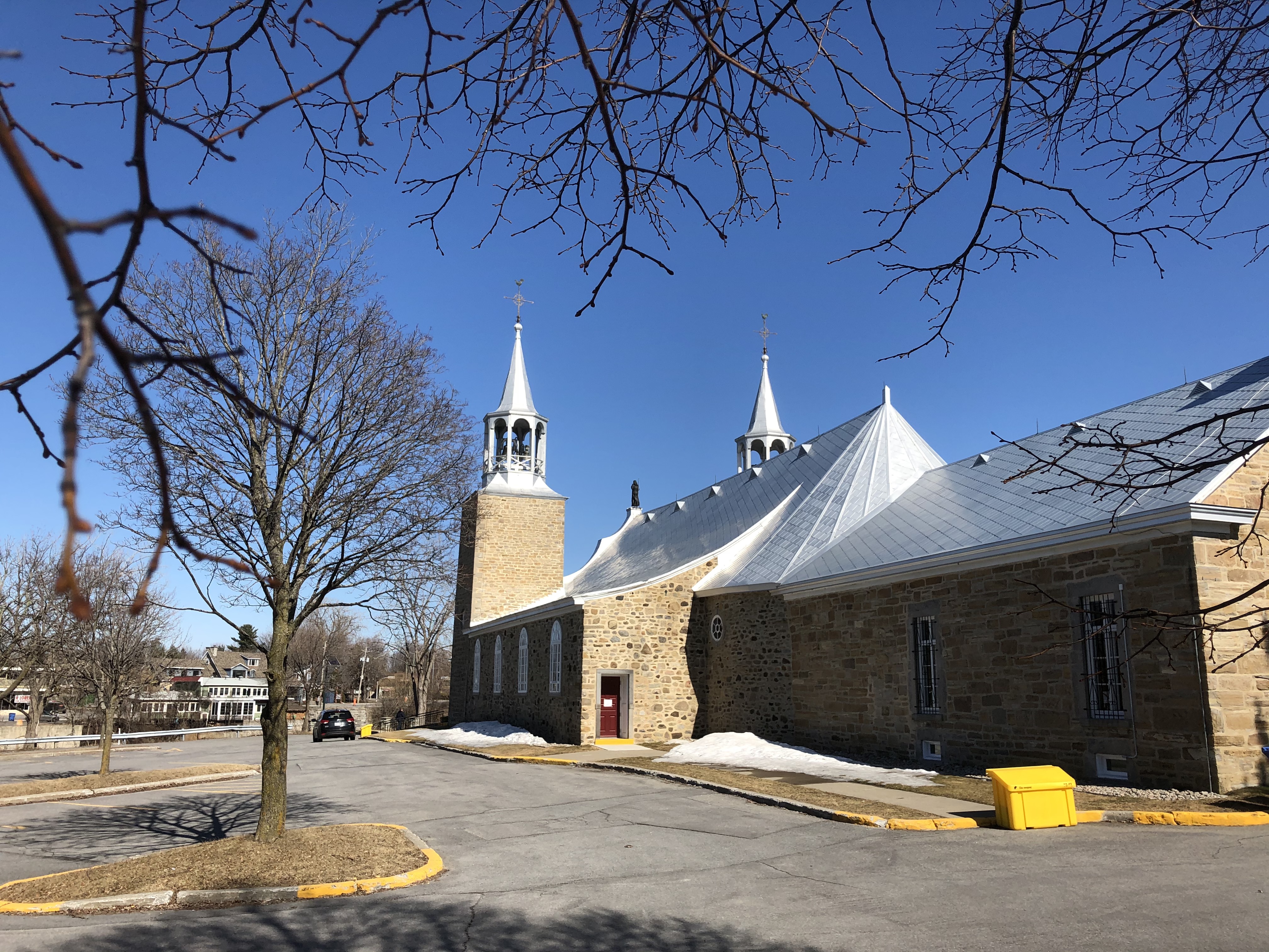 COVID-19 : Envolées de cloches en signe de solidarité