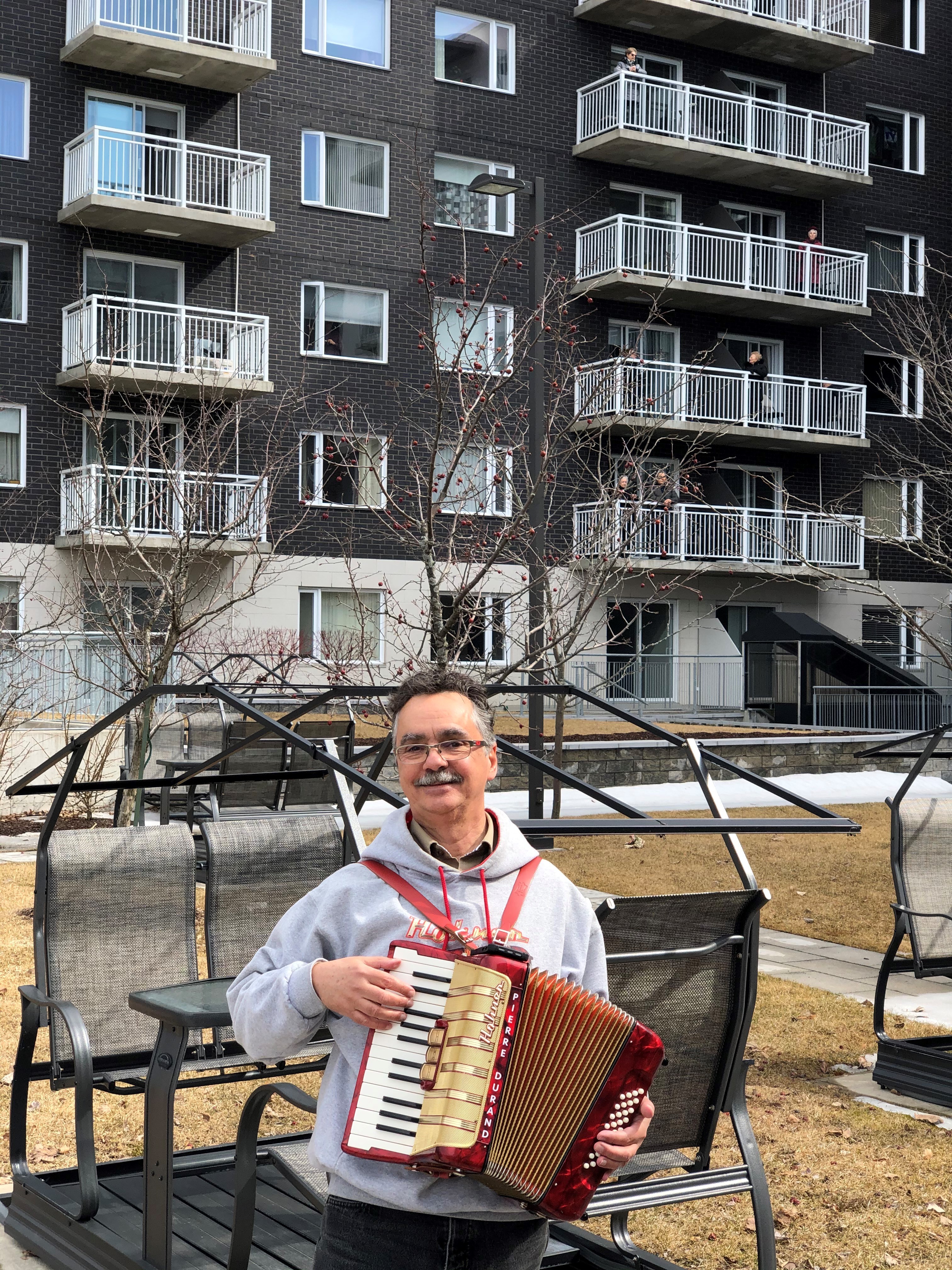 COVID-19: les notes de gaieté de Pierre Durand