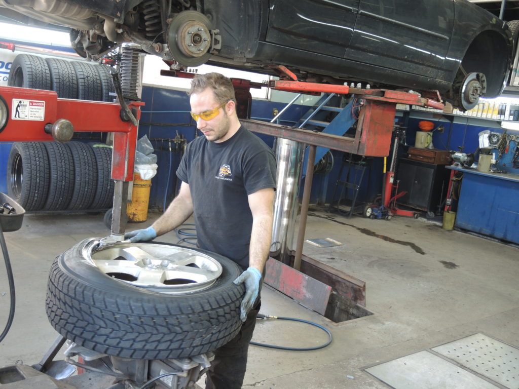 COVID-19 : garages, pépinières et construction résidentielle redémarrent