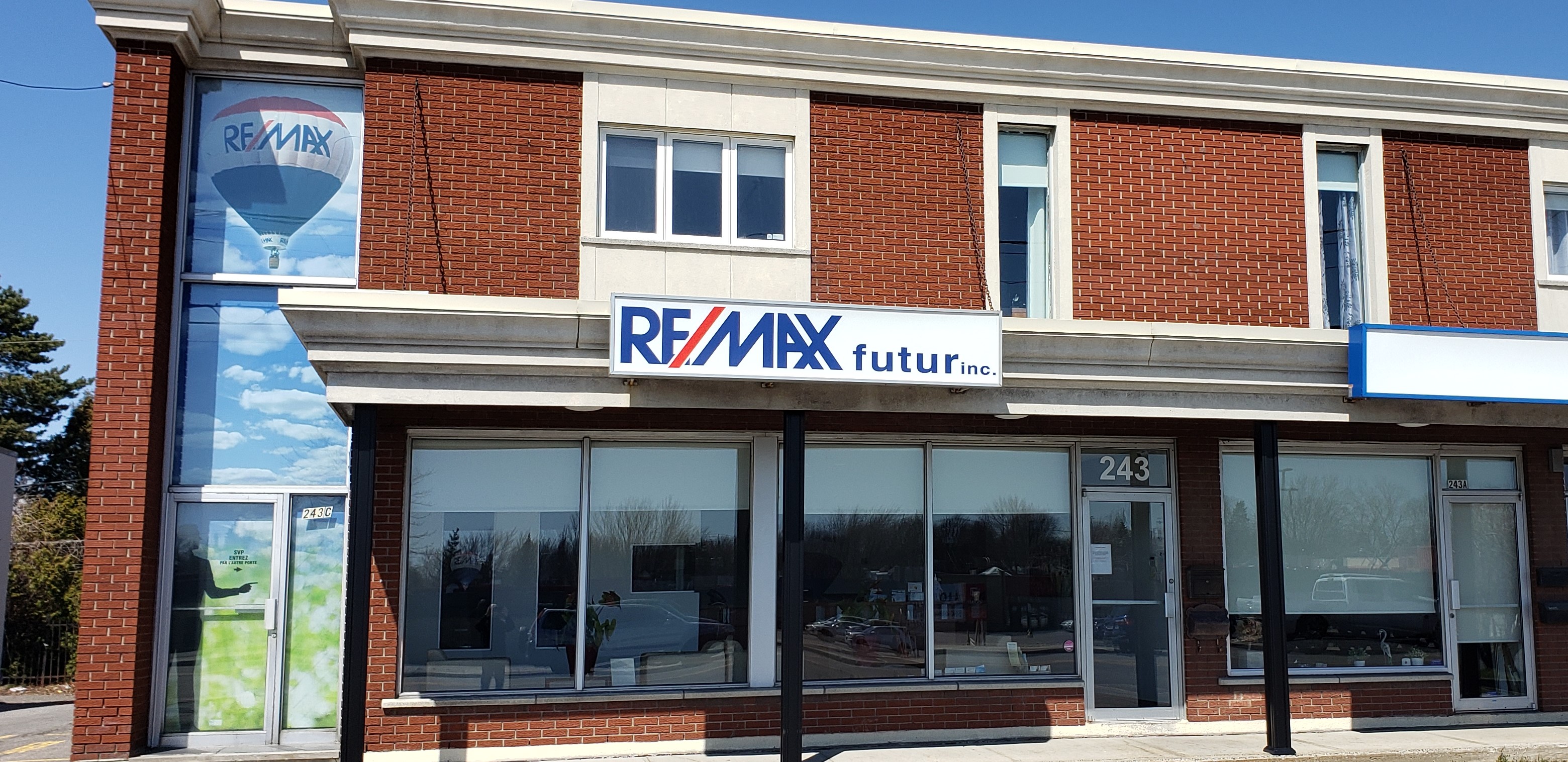 COVID-19 : les courtiers de RE/MAX Futur Châteauguay soutiennent le dépannage alimentaire