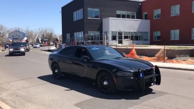 VIDEOS – A parade for essential workers in Kahnawake