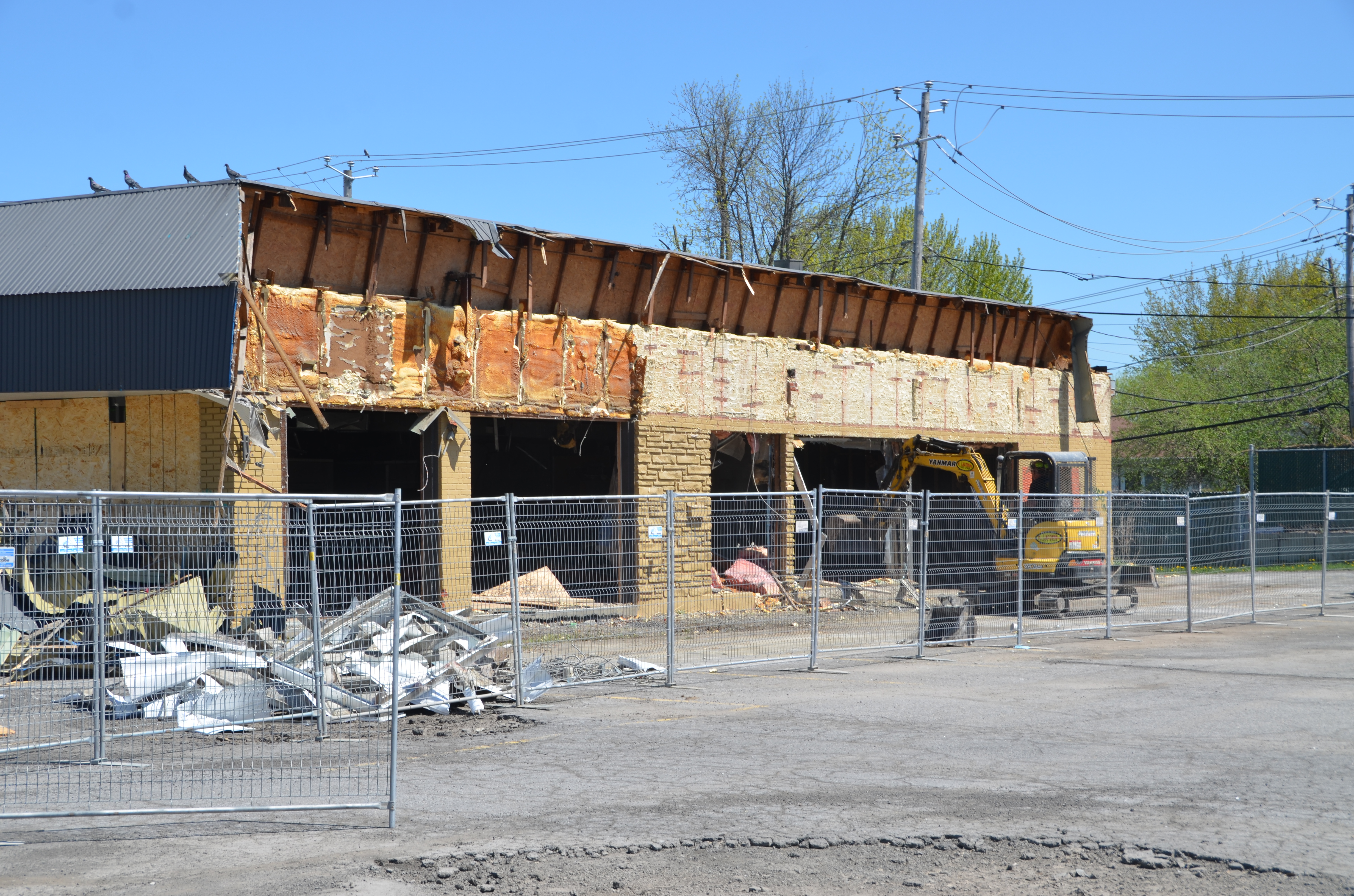 Image illustrant l'article: Un centre commercial en démolition à Châteauguay
