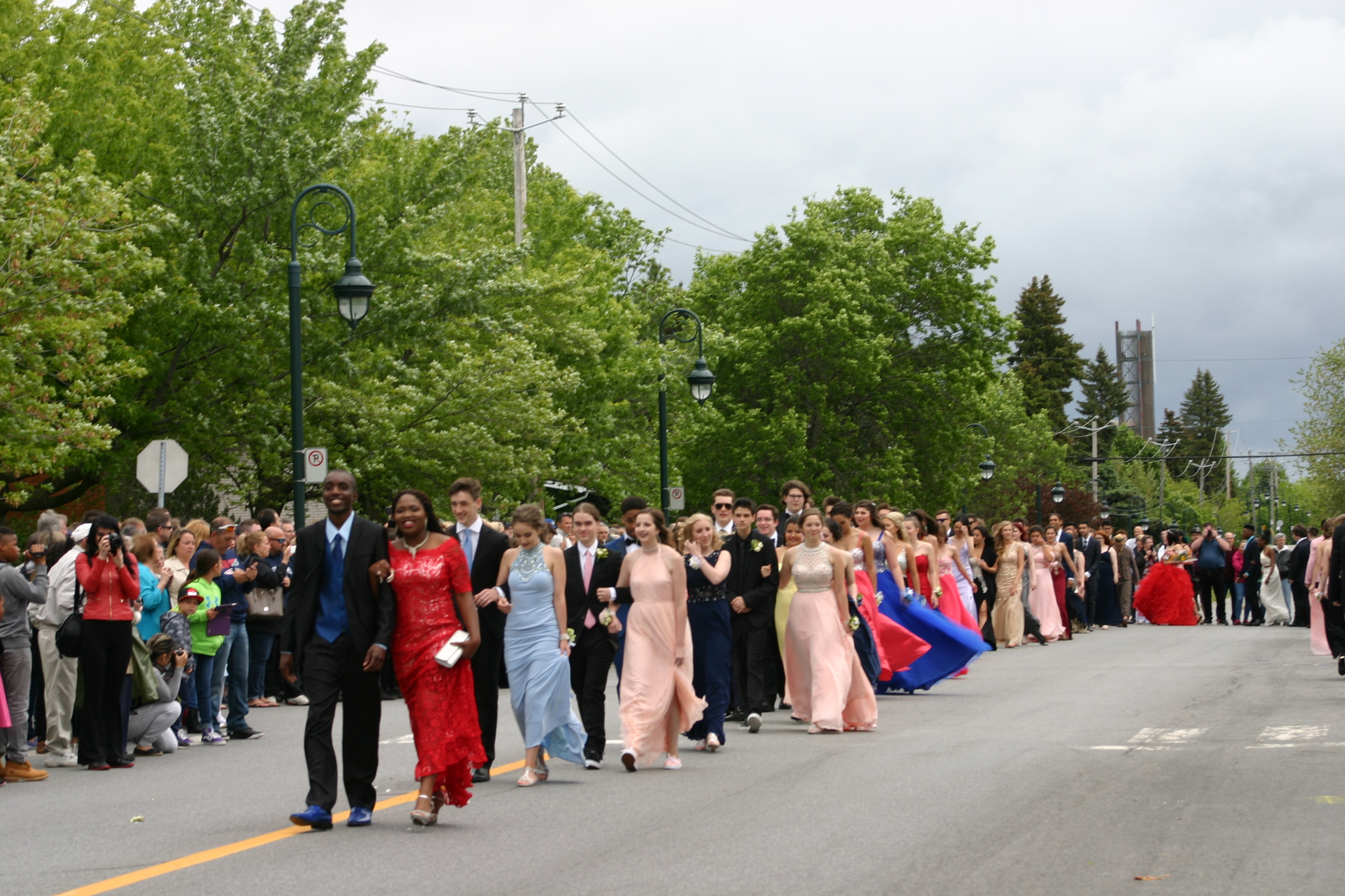 Les finissants de l’école Billings auront leur parade… au volant
