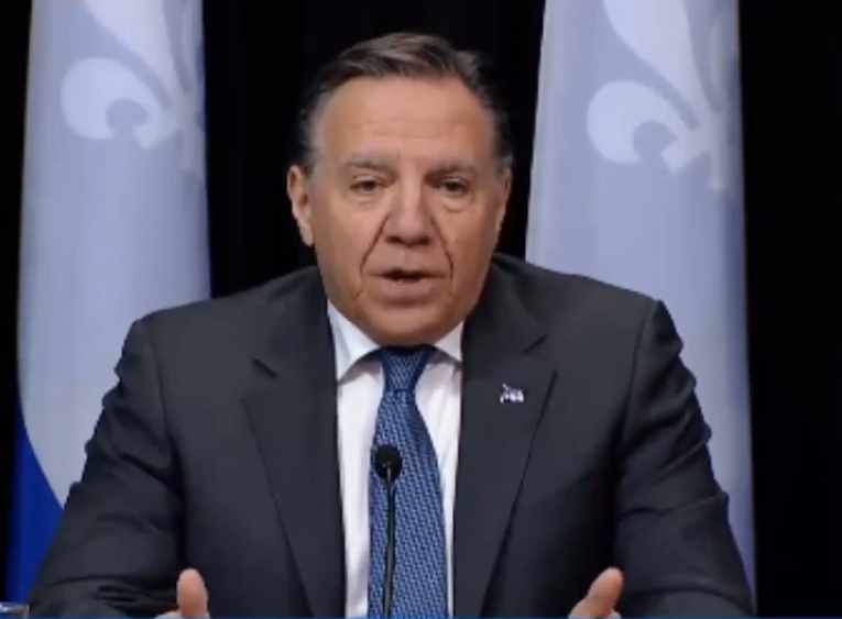 Image illustrant l'article: COVID-19 : Legault lance une opération pour recruter 10 000 préposés aux bénéficiaires