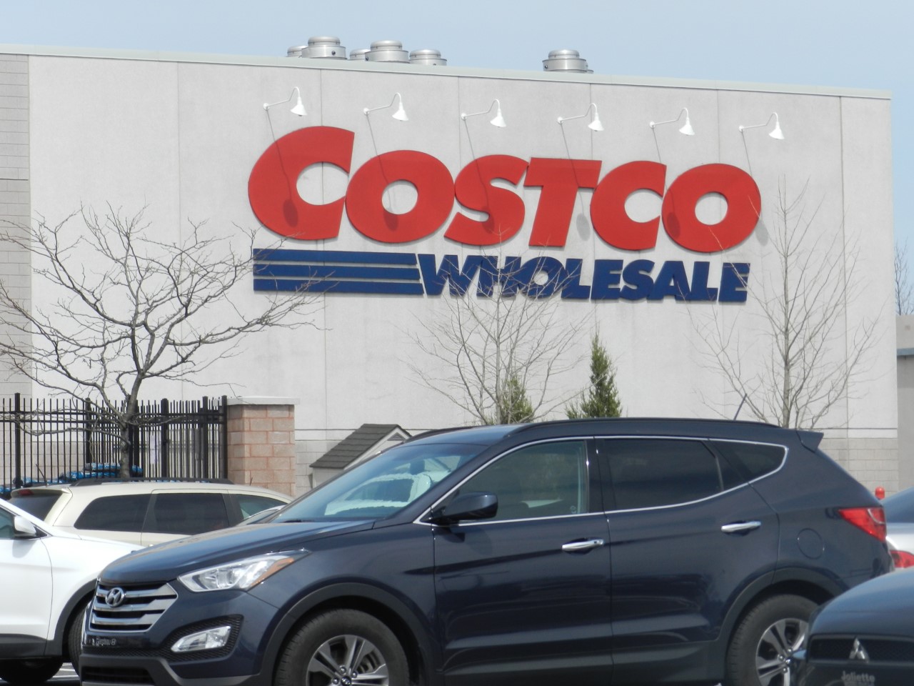 Image illustrant l'article: COVID-19 : Costco refuse de confirmer