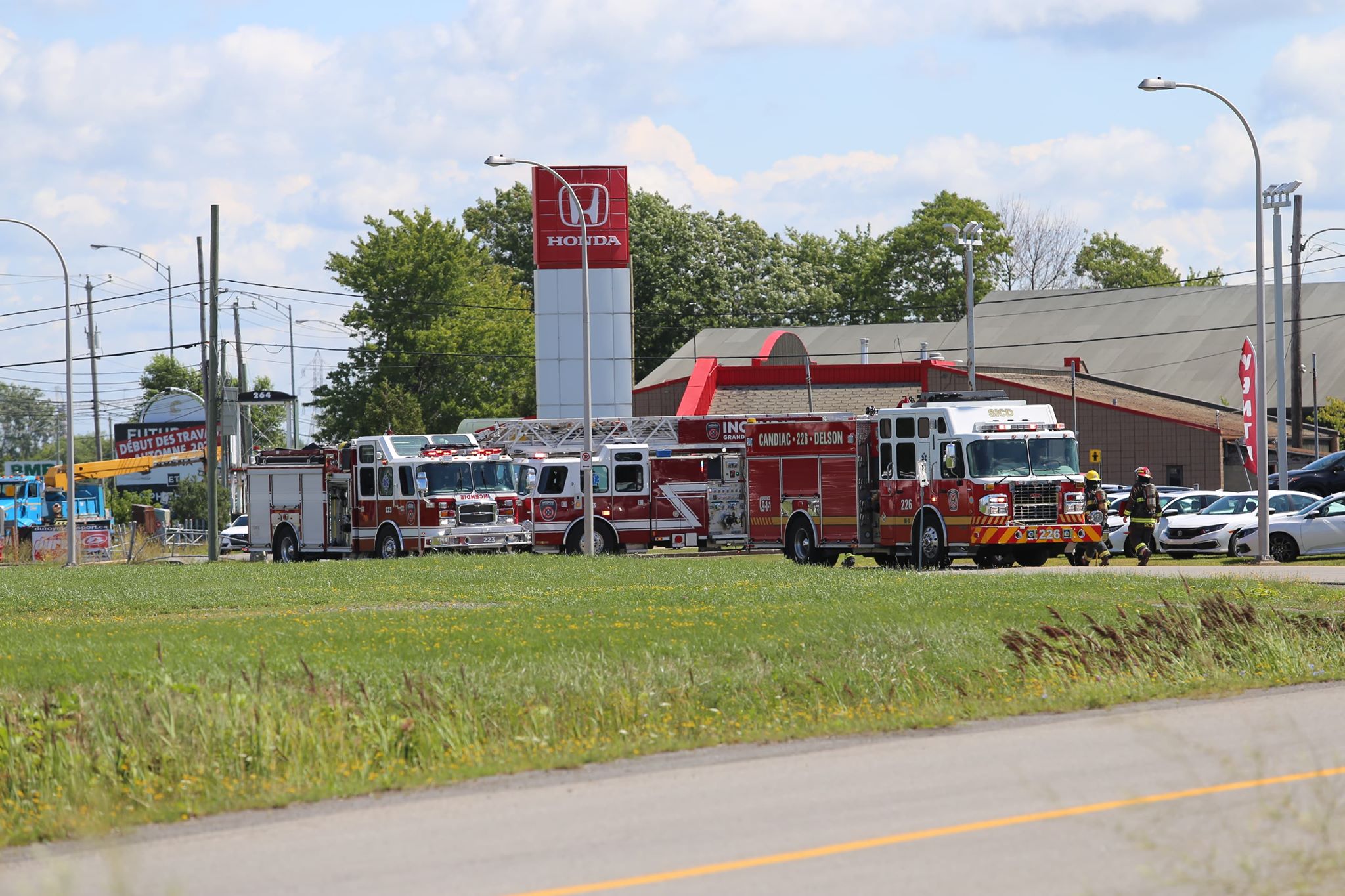 VIDÉO – La route 132 fermée en raison d’une fuite de gaz à Saint-Constant