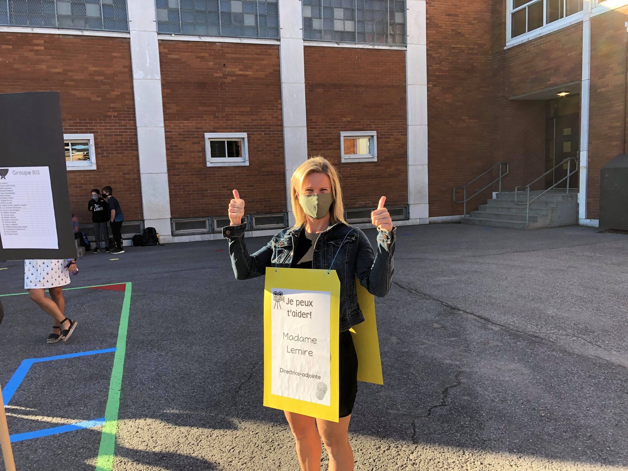 VIDÉOS et PHOTOS – Une rentrée masquée, au carré et en musique